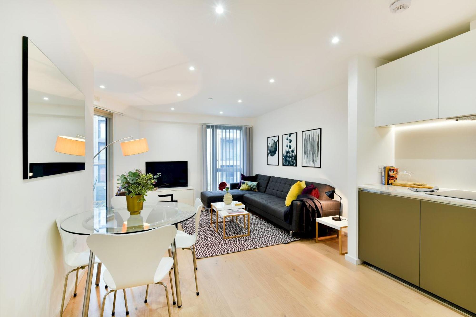 Clapham South 1 * London