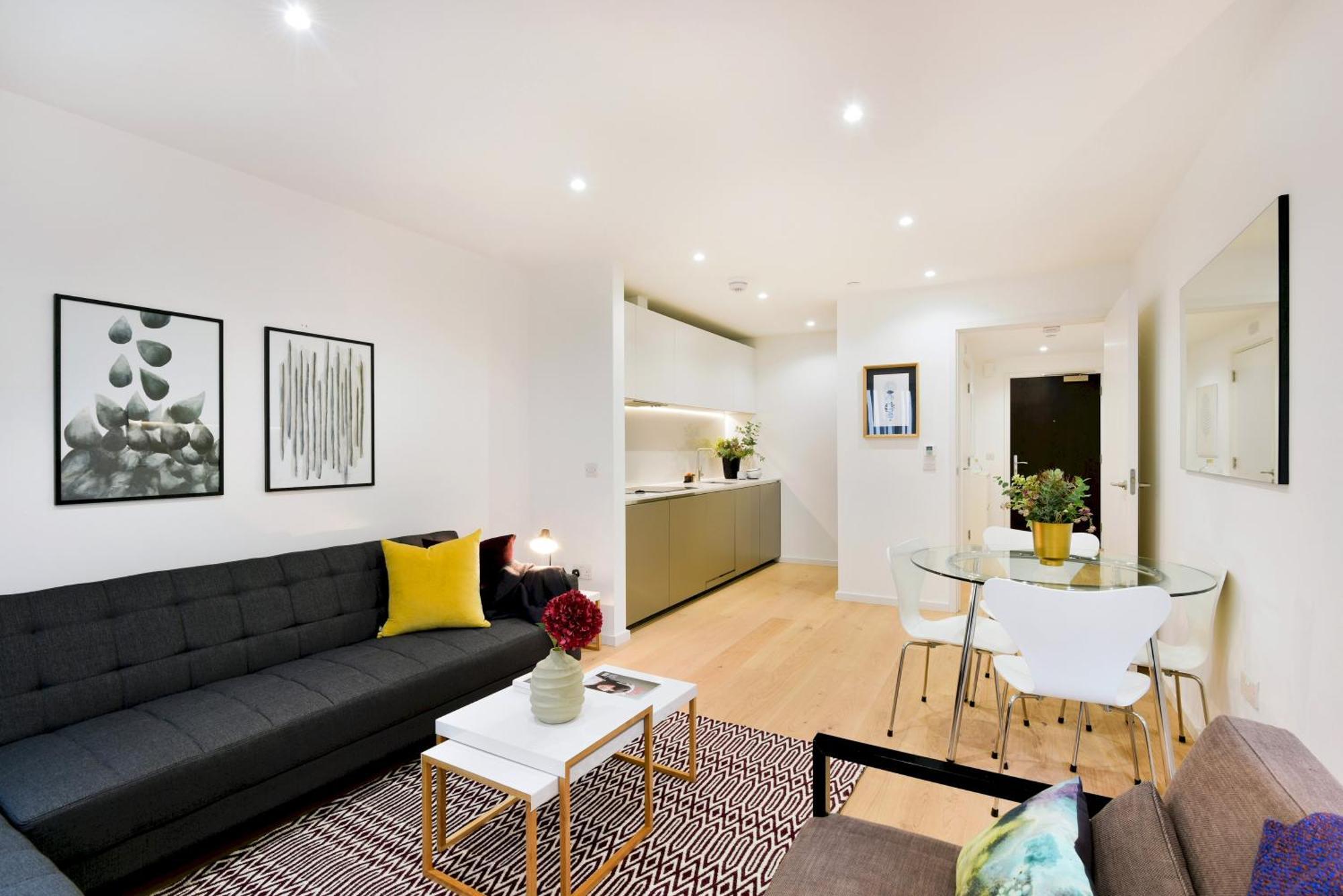 Clapham South 1 *