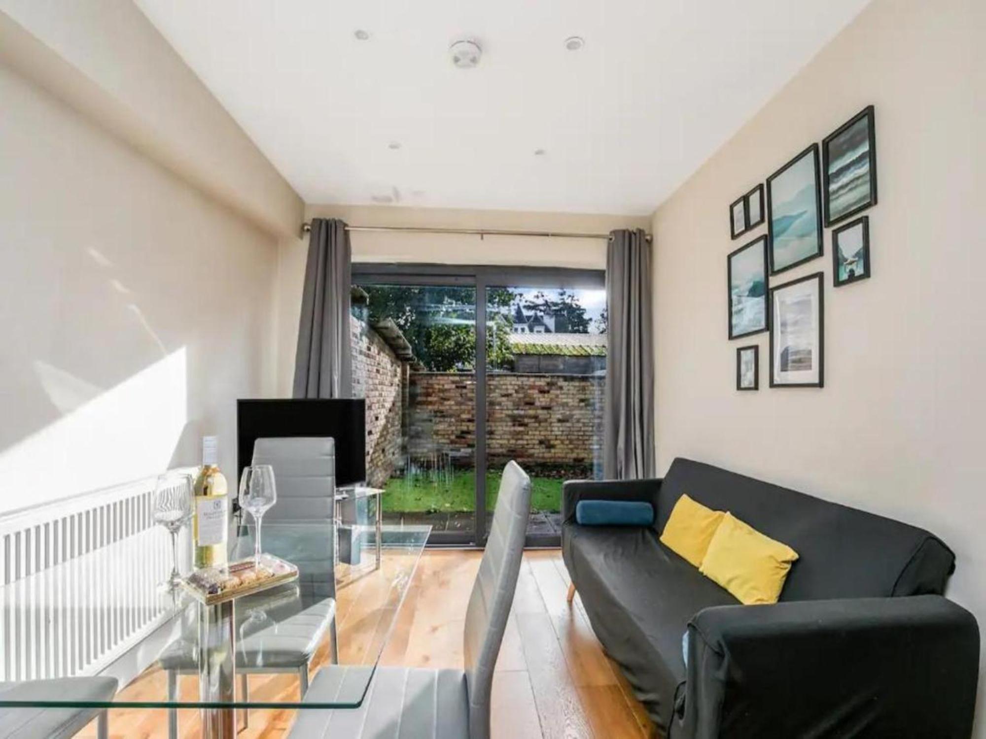 Pass The Keys Ealing Queen Of The Suburbs 2bd * London