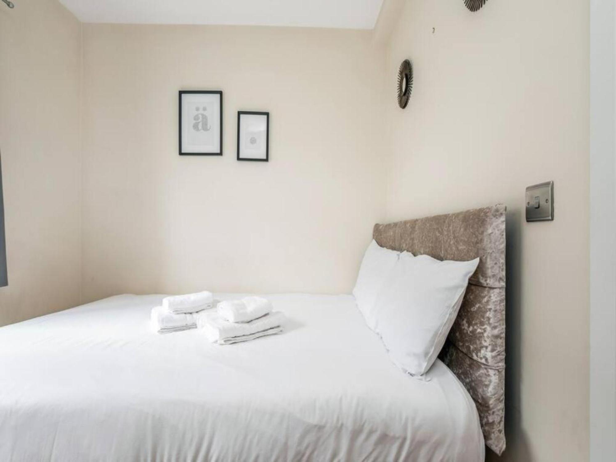 Pass The Keys Ealing Queen Of The Suburbs 2bd *