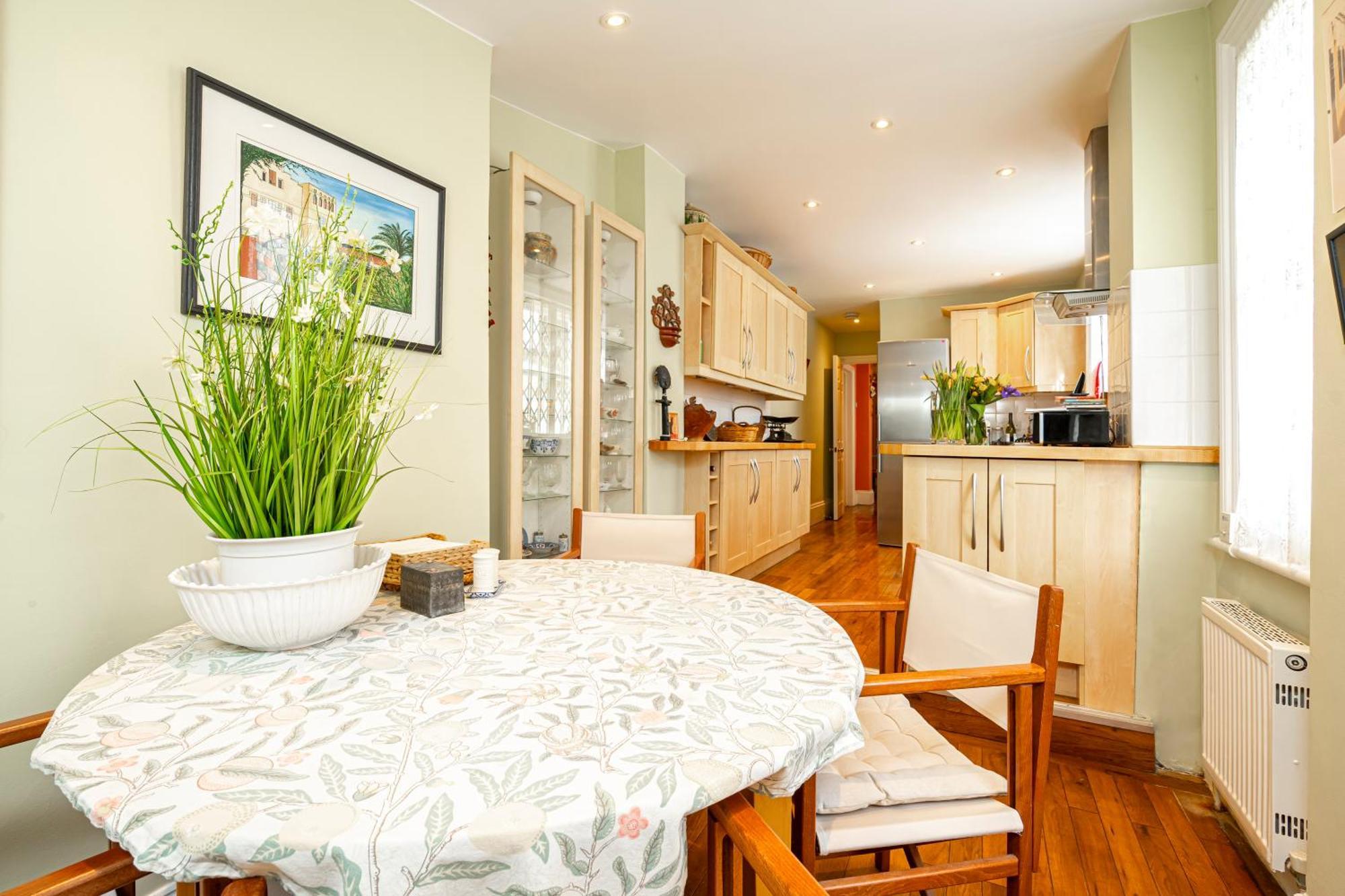 Joivy Elegant 2 Bed Near Hampstead And Camden, Sleeps 4 Apartment *