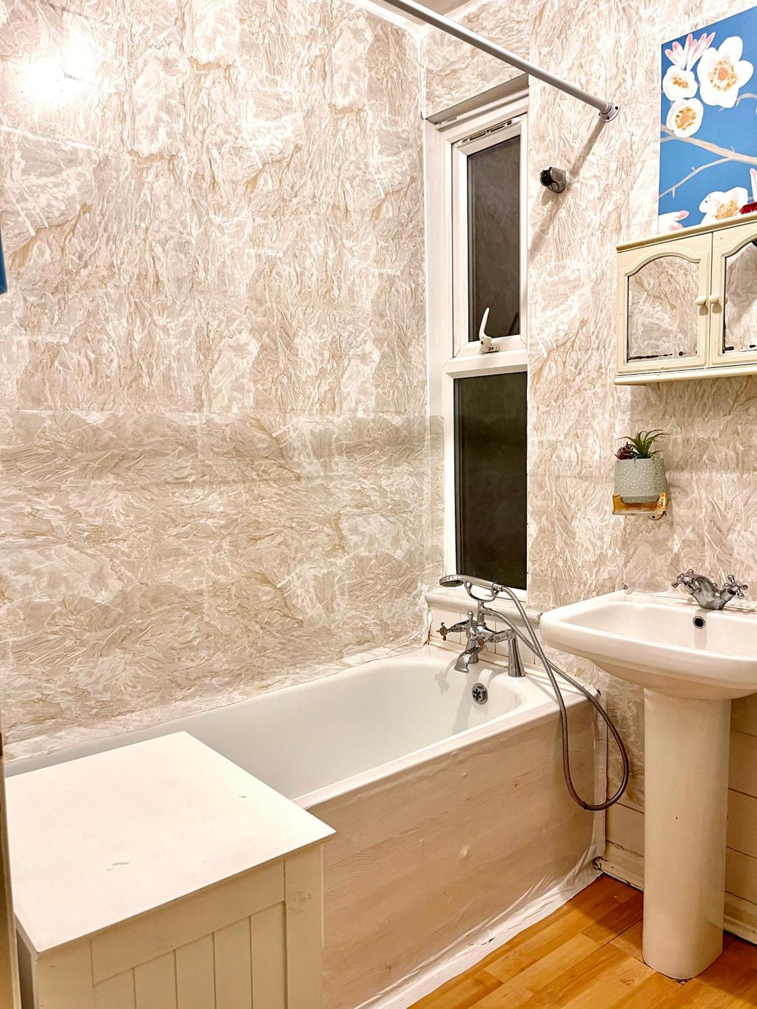 Comfy Double Bedroom With A Private Toilet Hospedagem domiciliar Londres