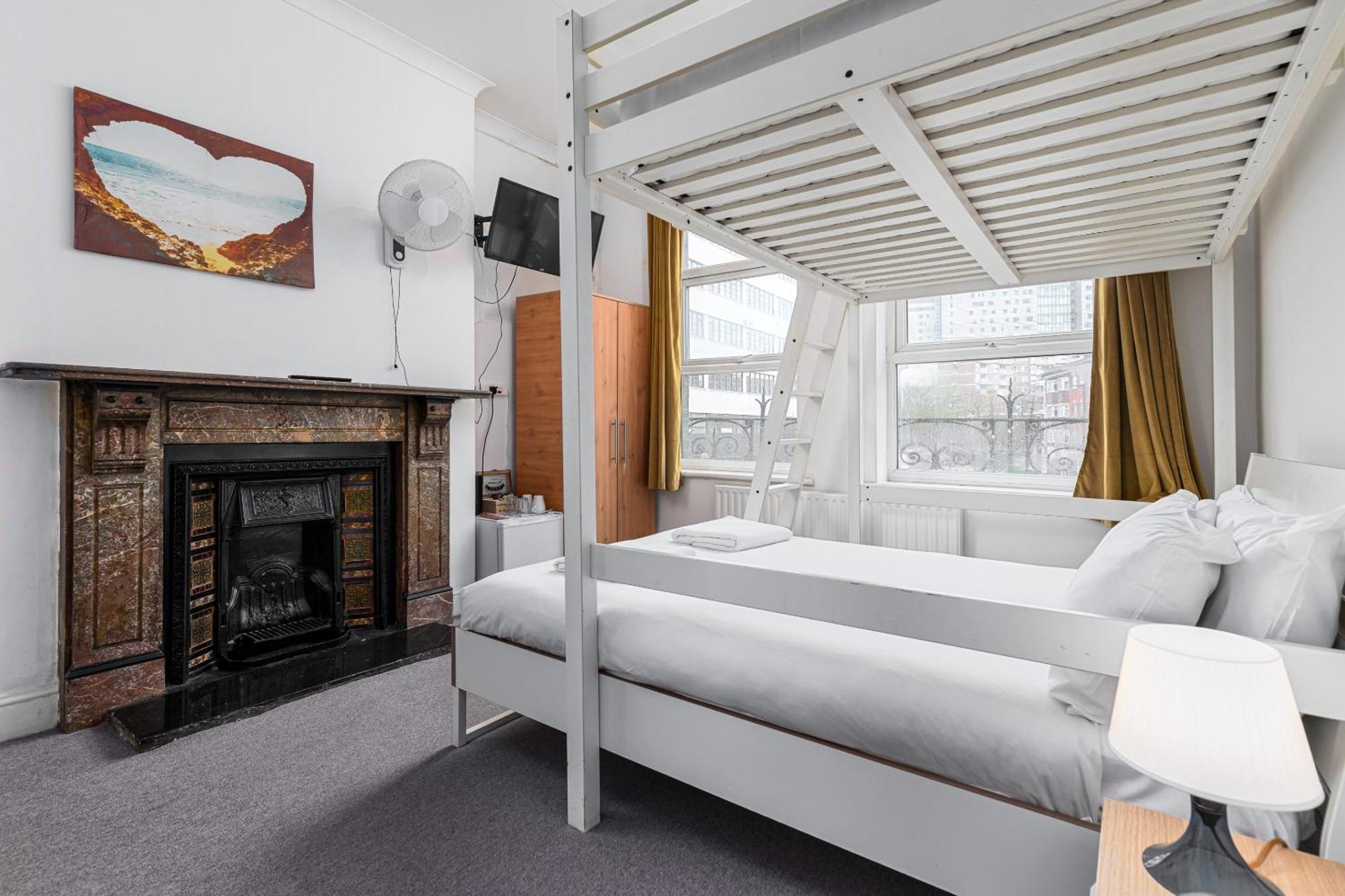 Ryam Bed & Breakfast London