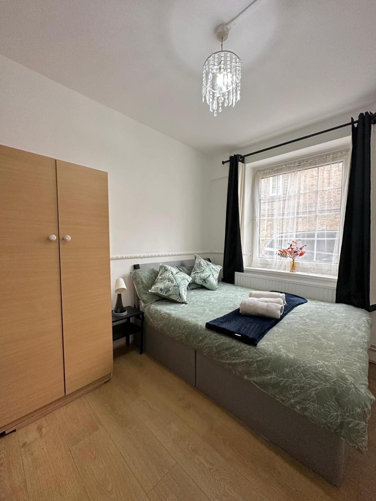 2 Bedroom Flat, 2 Minutes Walk To Bethnalgreen Station, * London