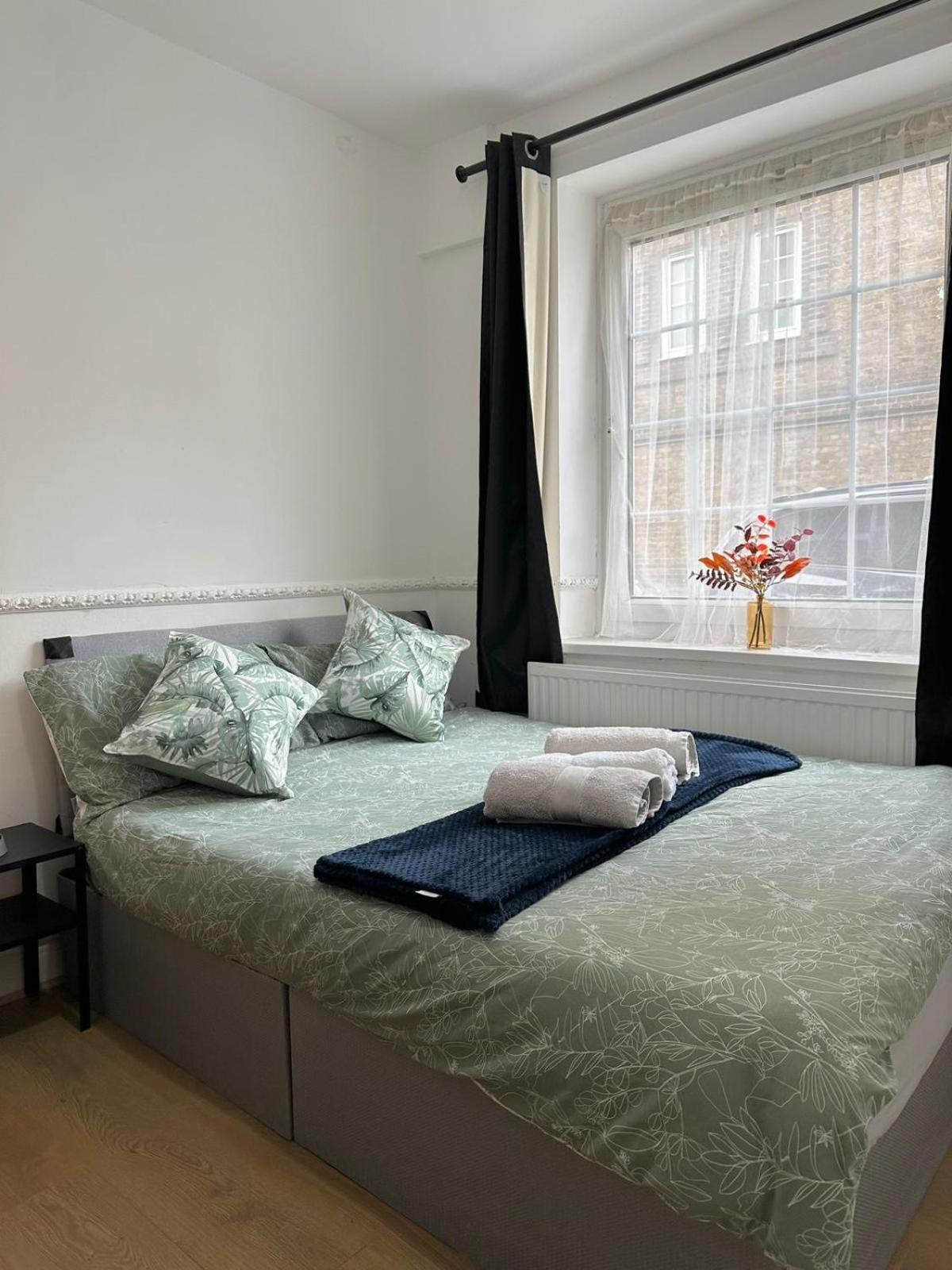 2 Bedroom Flat, 2 Minutes Walk To Bethnalgreen Station, Apartment *
