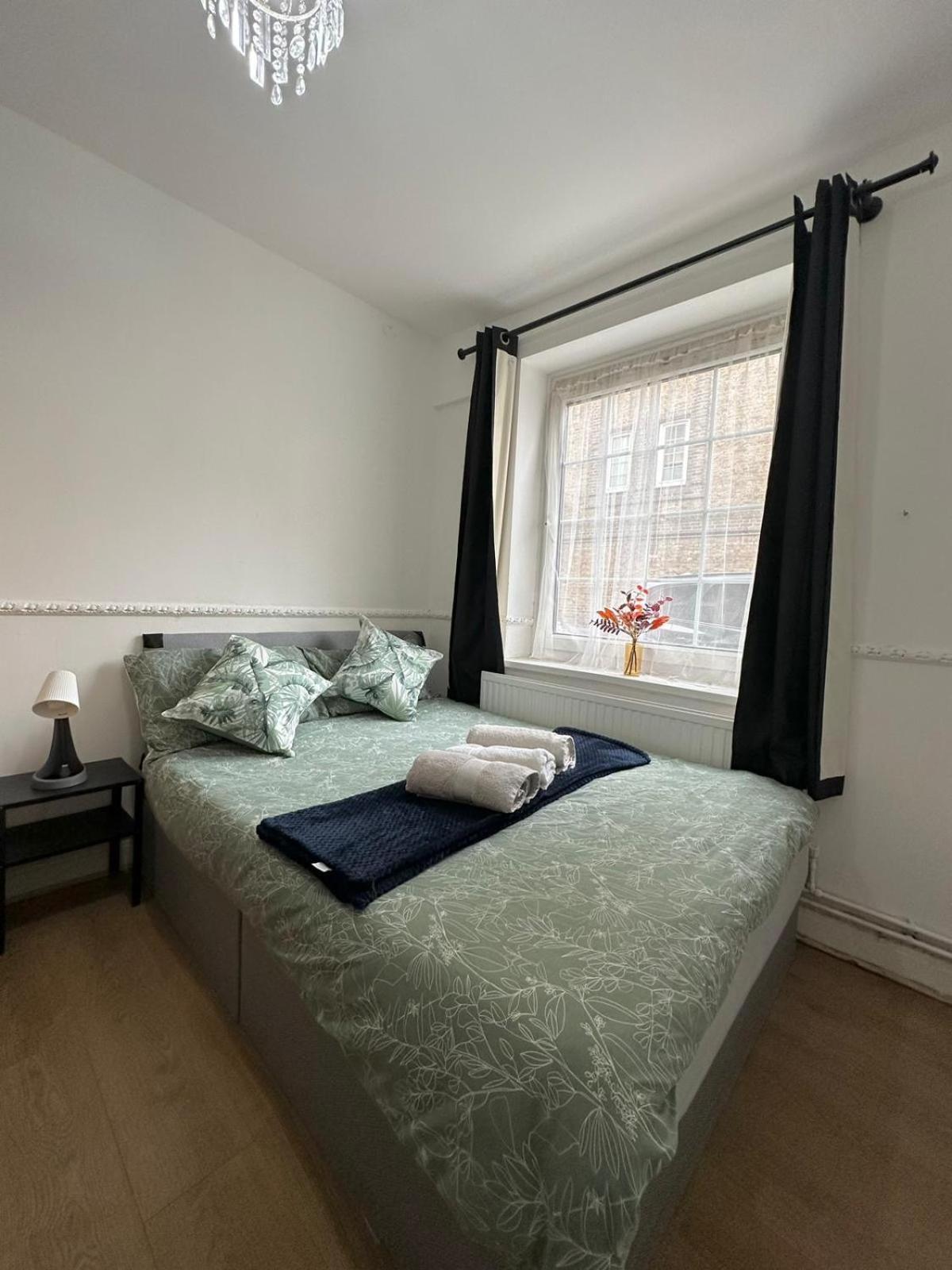 2 Bedroom Flat, 2 Minutes Walk To Bethnalgreen Station, *