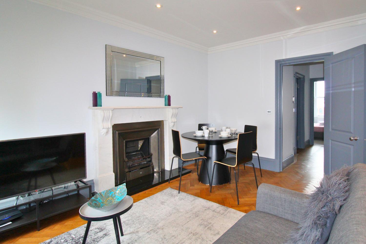 Barons Court Queens Club By Viridian Apartment