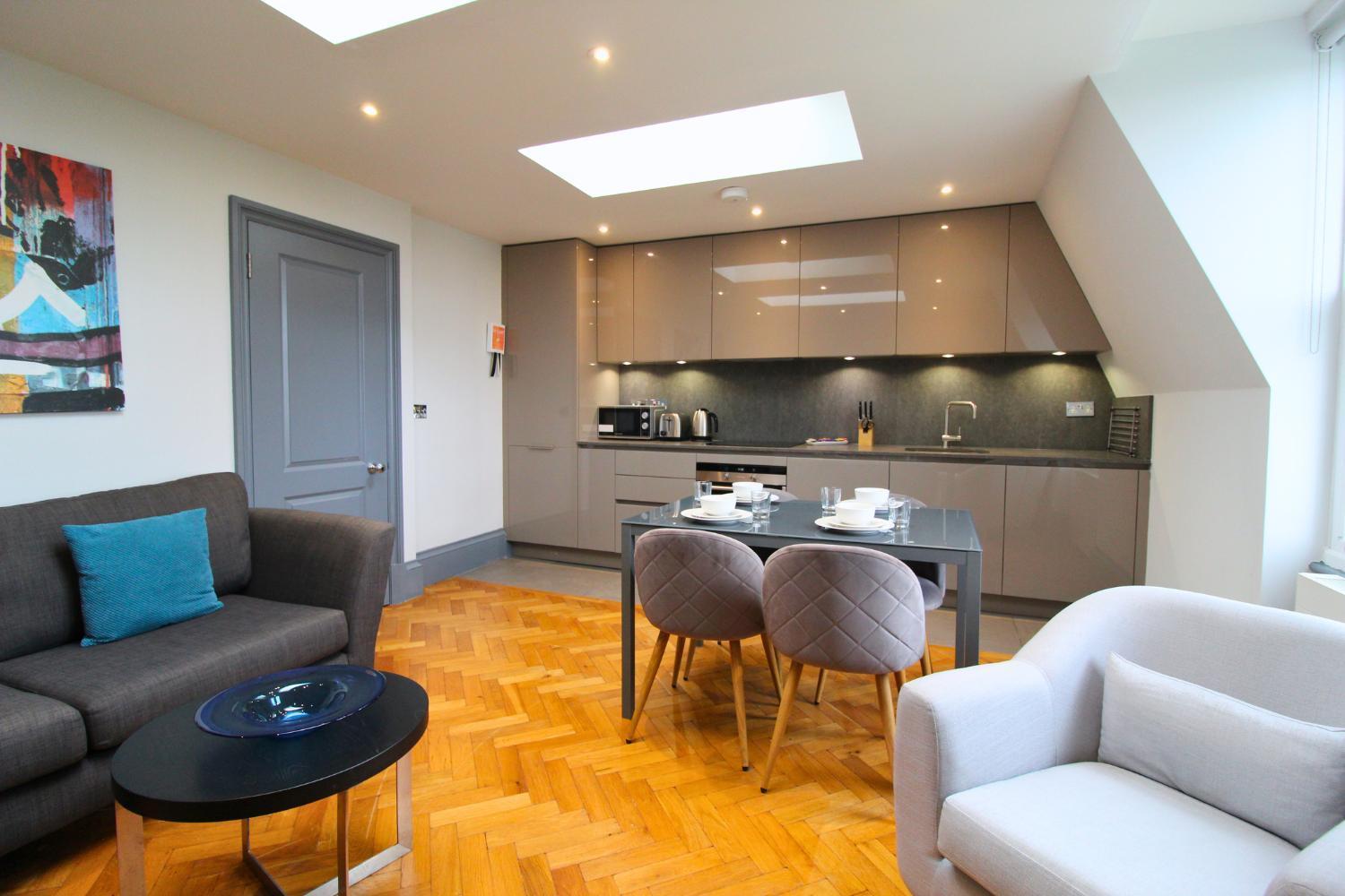 Barons Court Queens Club By Viridian Apartment *
