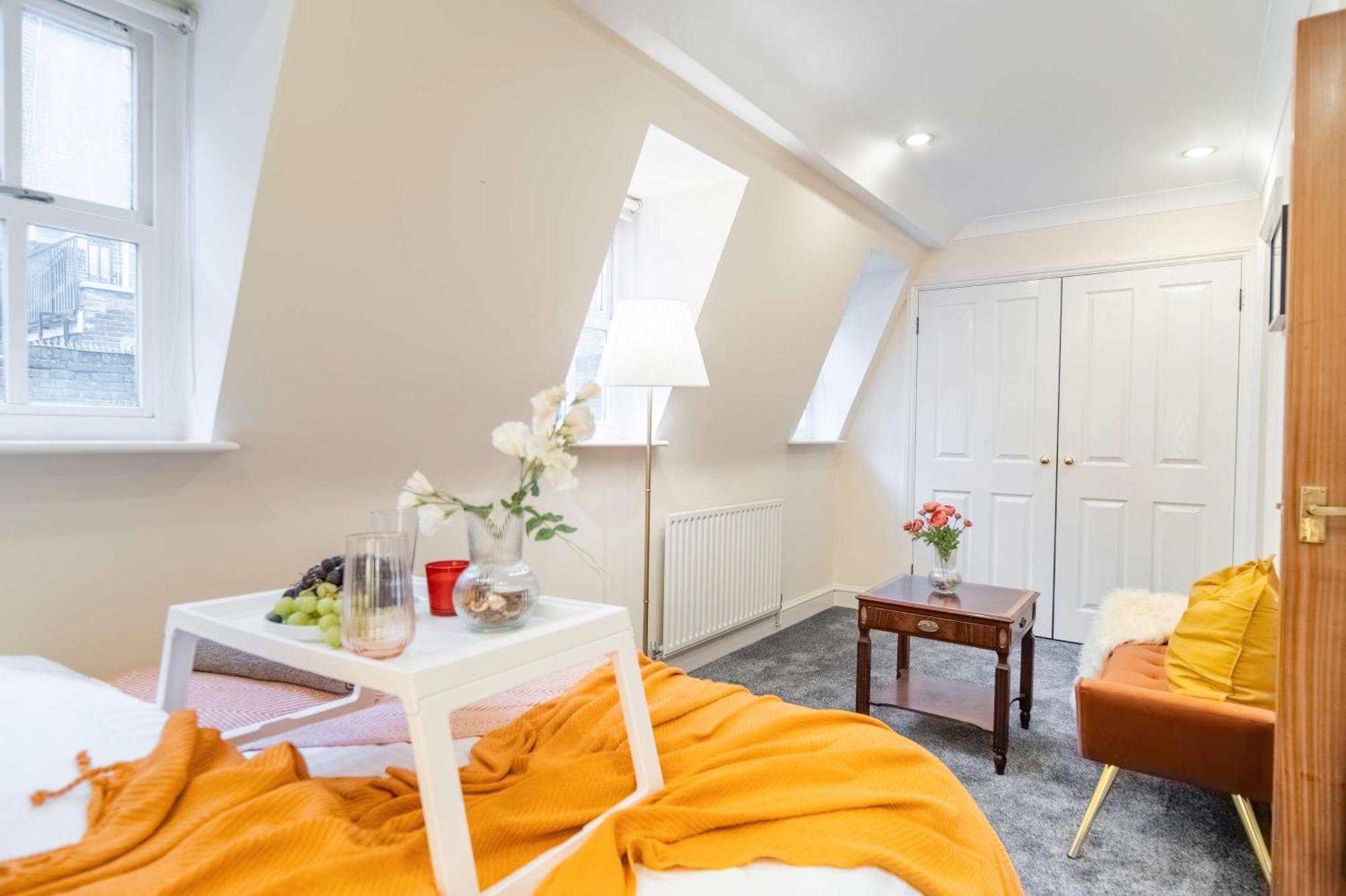 Chic 3-bed Mews Townhouse St John's Wood With Free Wifi Ferienhaus