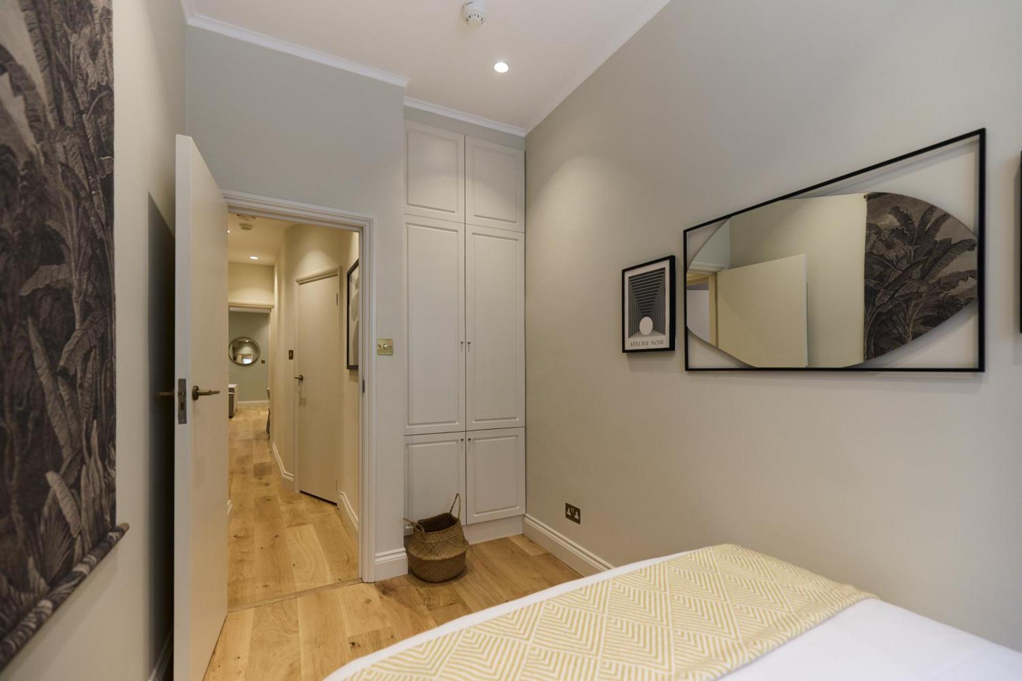 The Bayswater Gardens - Bright 3bdr Apartment