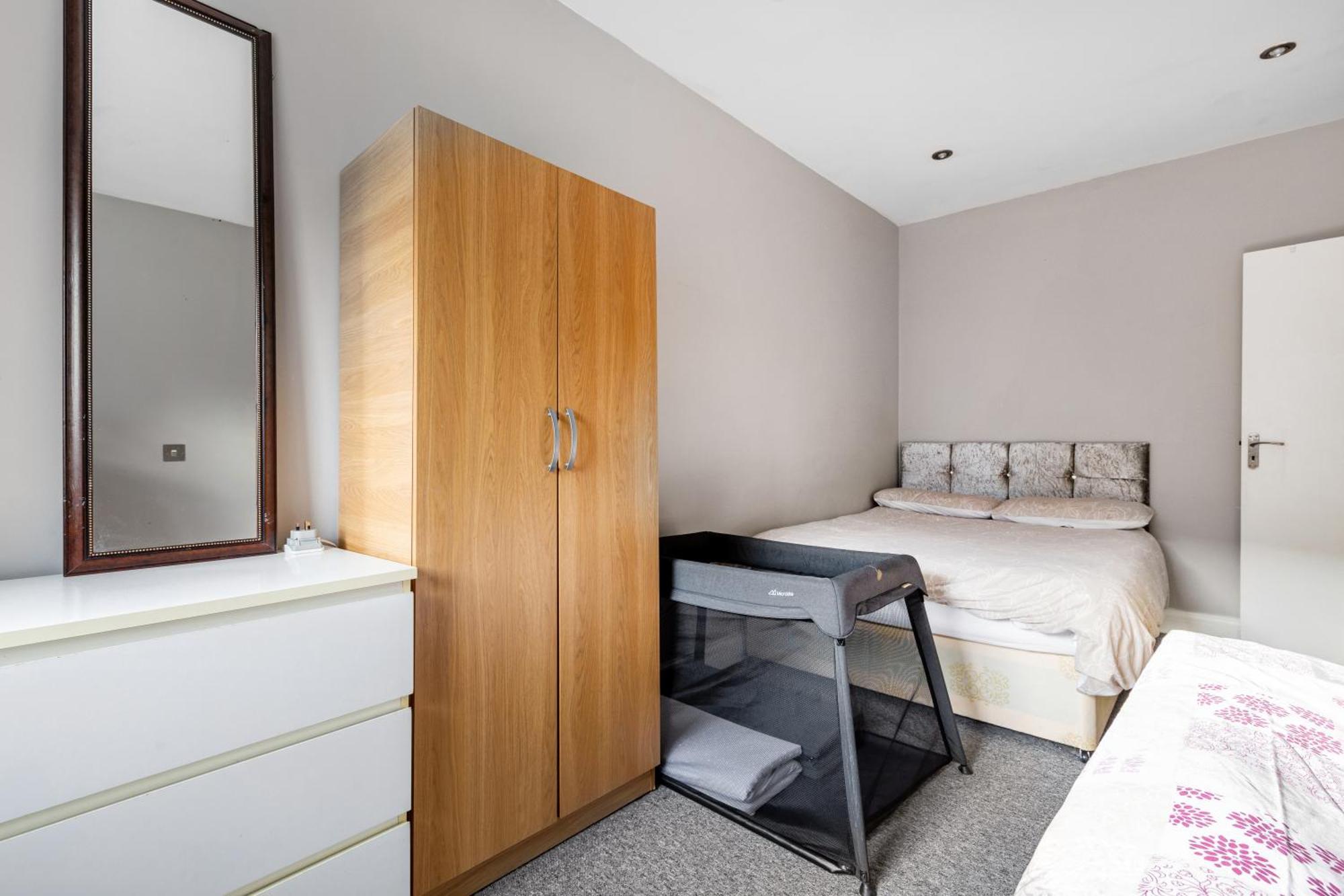 Zone 2 Spacious Two-bedroom With Parking