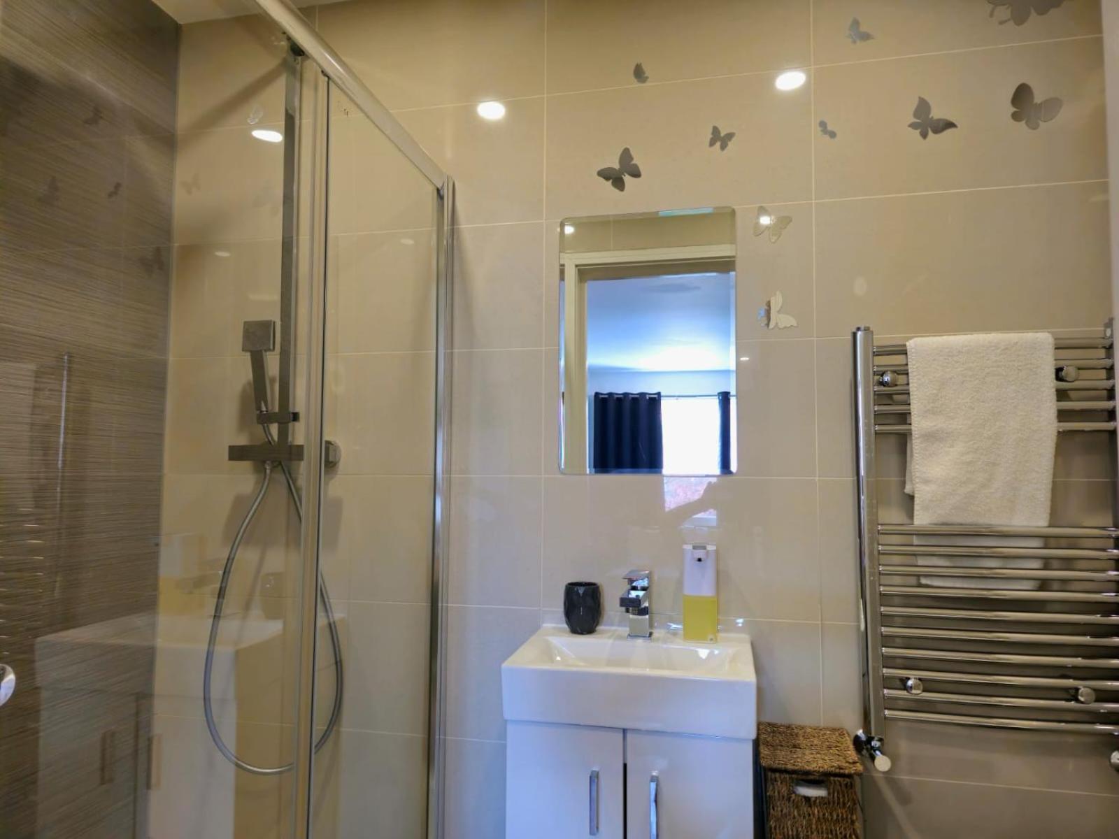 Chanel Ensuite Double * London