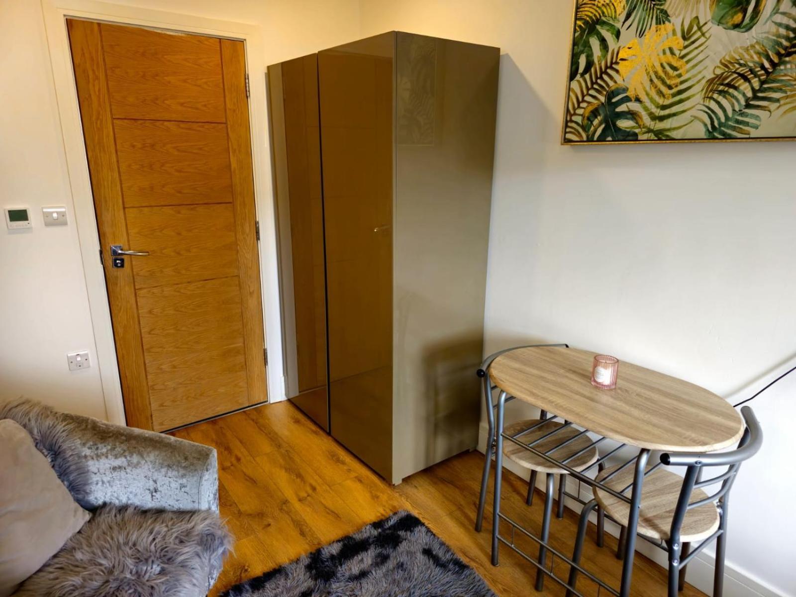 Chanel Ensuite Double Homestay London