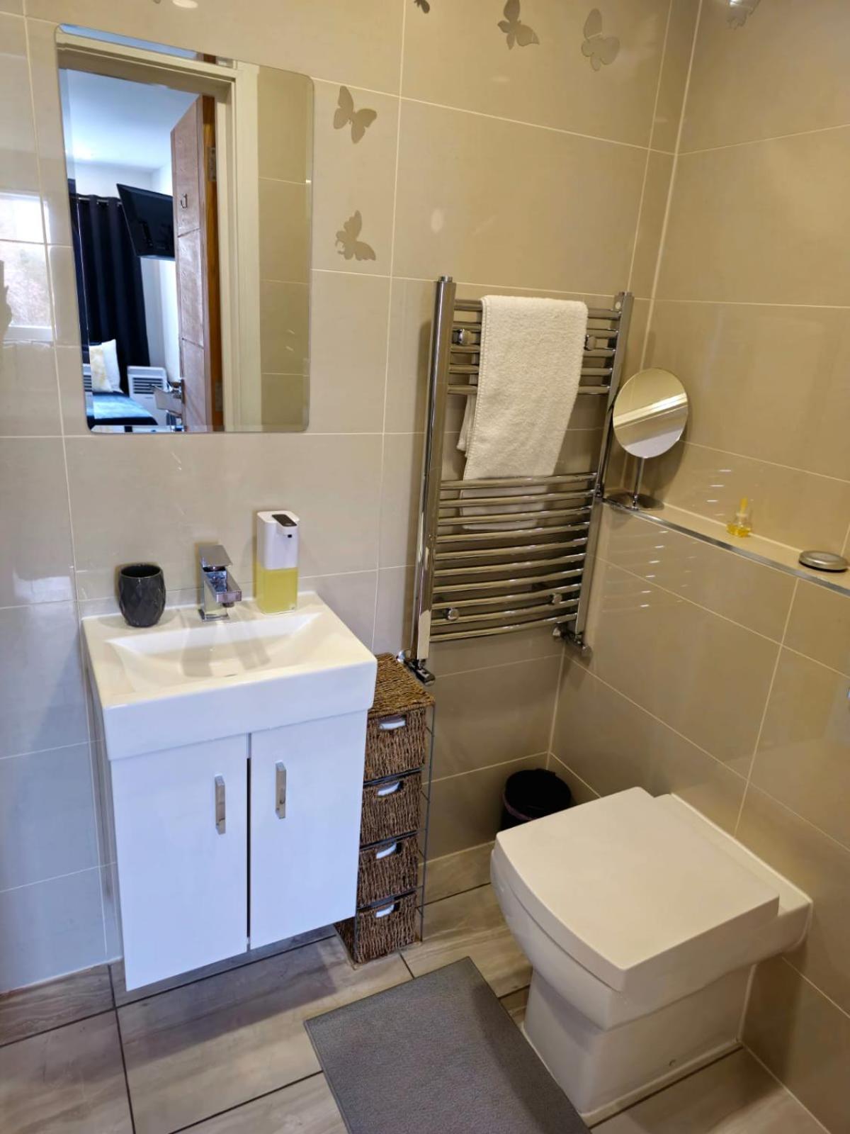 Chanel Ensuite Double Privatunterkunft London