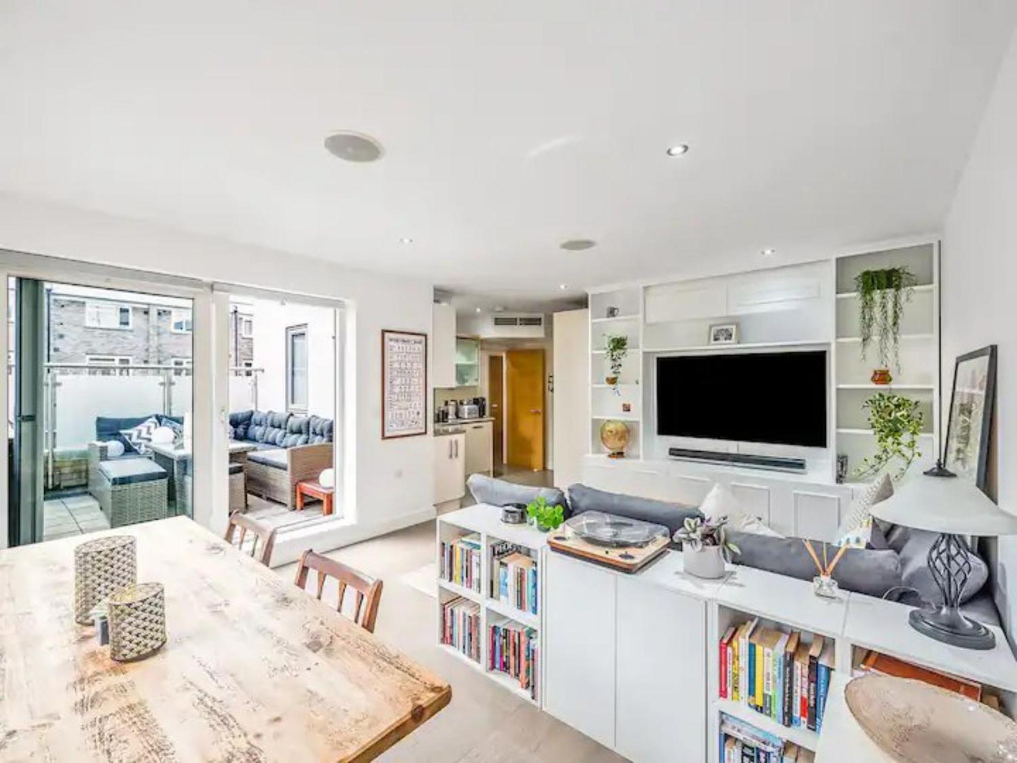 Apartment Pass The Keys Modern Terrace In Putney