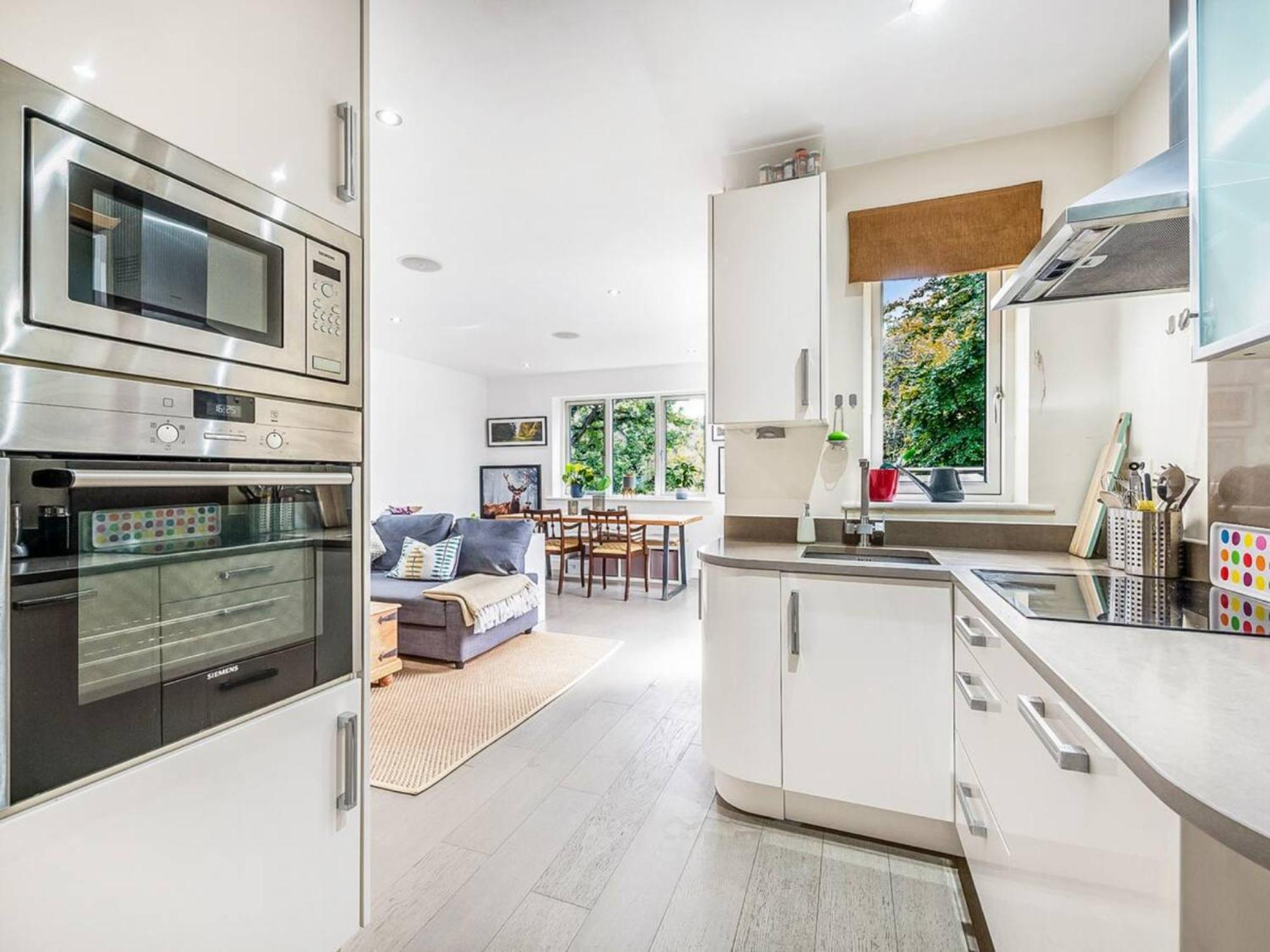 Pass The Keys Modern Terrace In Putney *