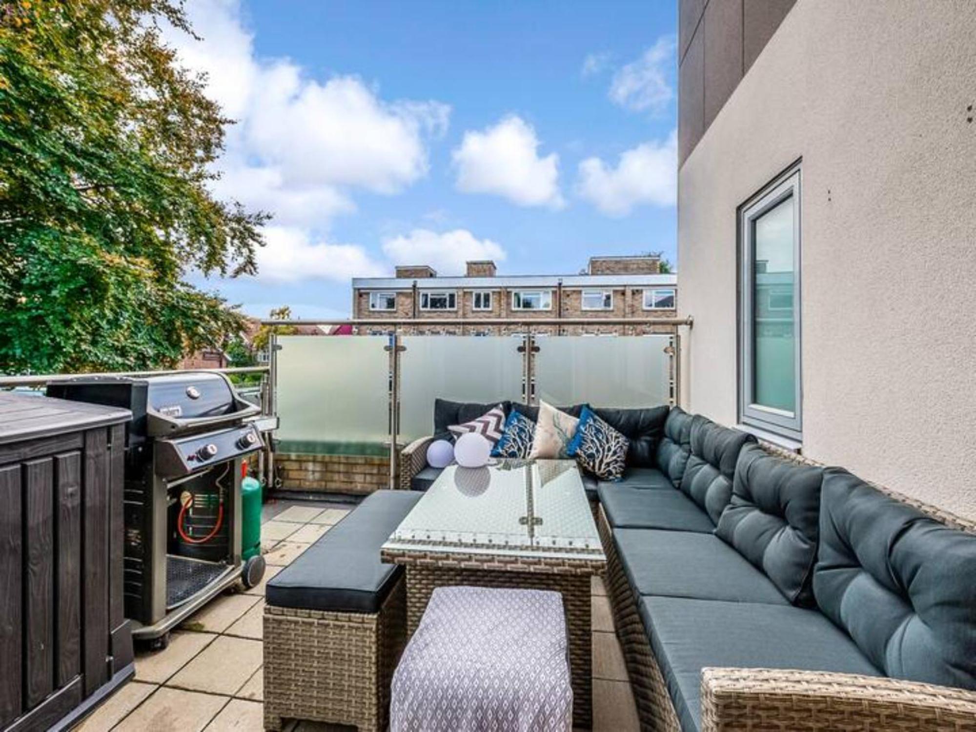Pass The Keys Modern Terrace In Putney London