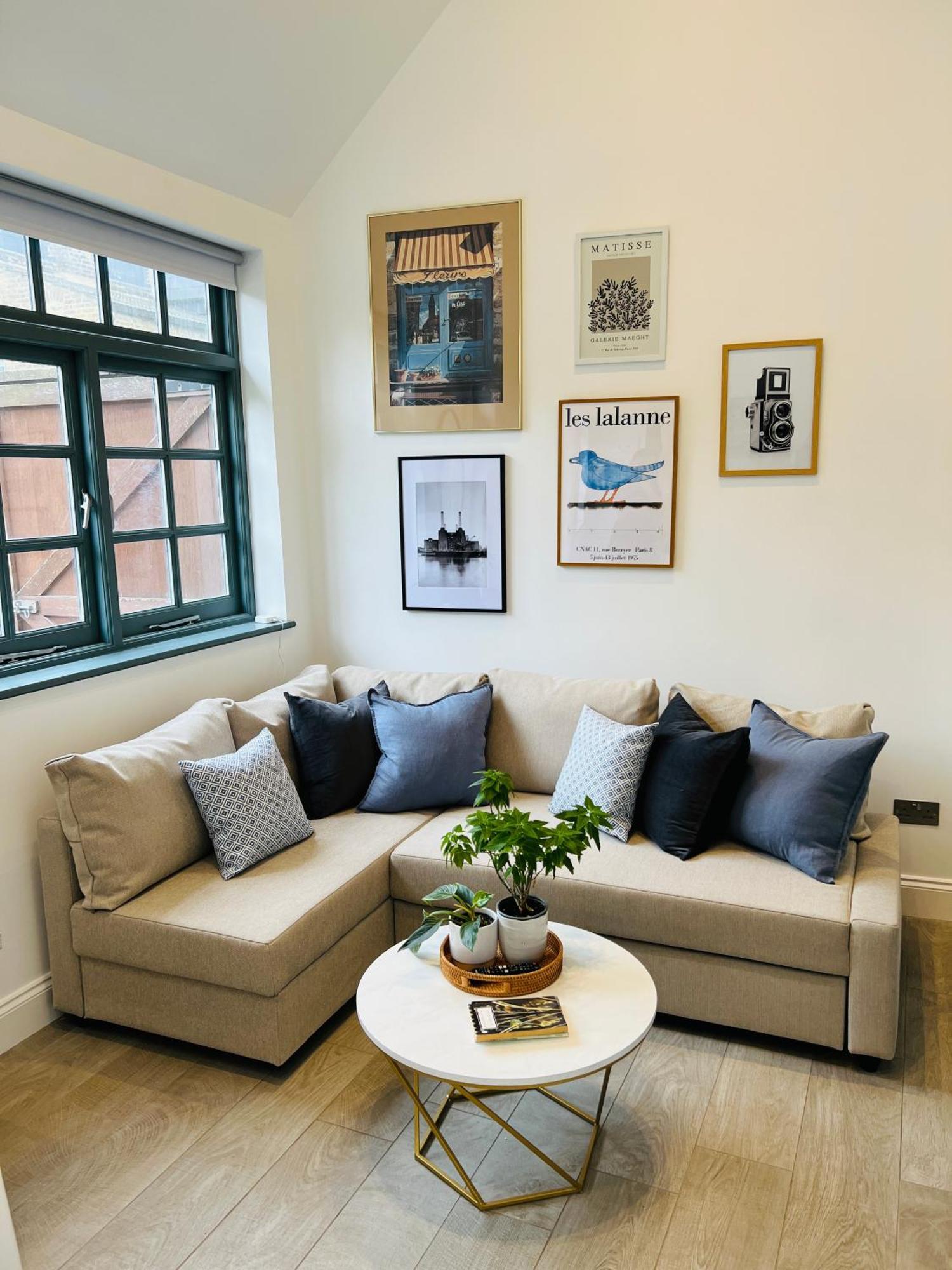 Apartment Forge - Pretty 1 Bedroom With Free Off Street Parking
