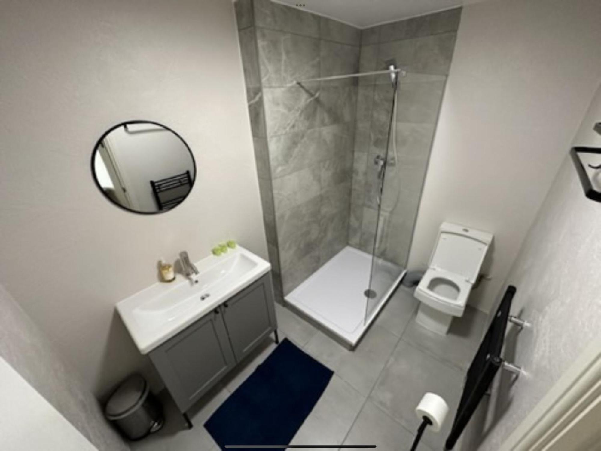 Double Bedroom With Shared Bathroom Stunning Location Apartamento *