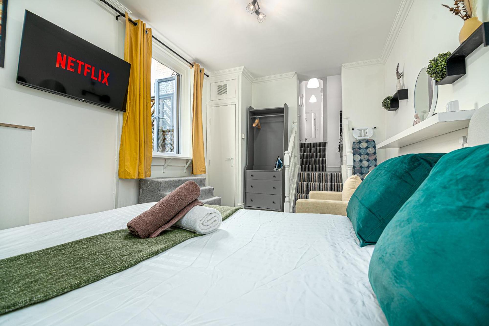 Highbury & Islington Hub Apartment *
