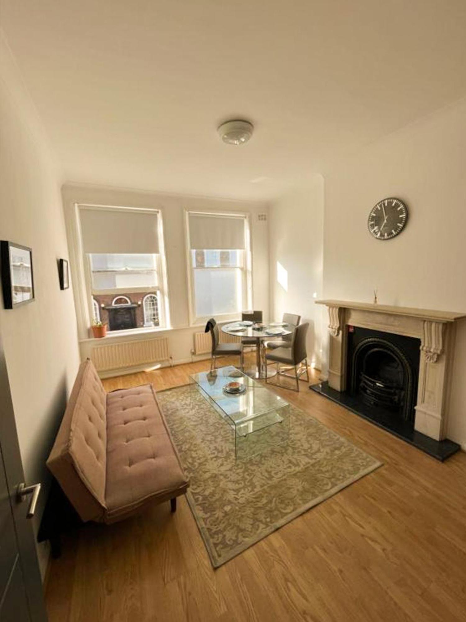 Two Bed Minutes From Hammersmith Apartment *