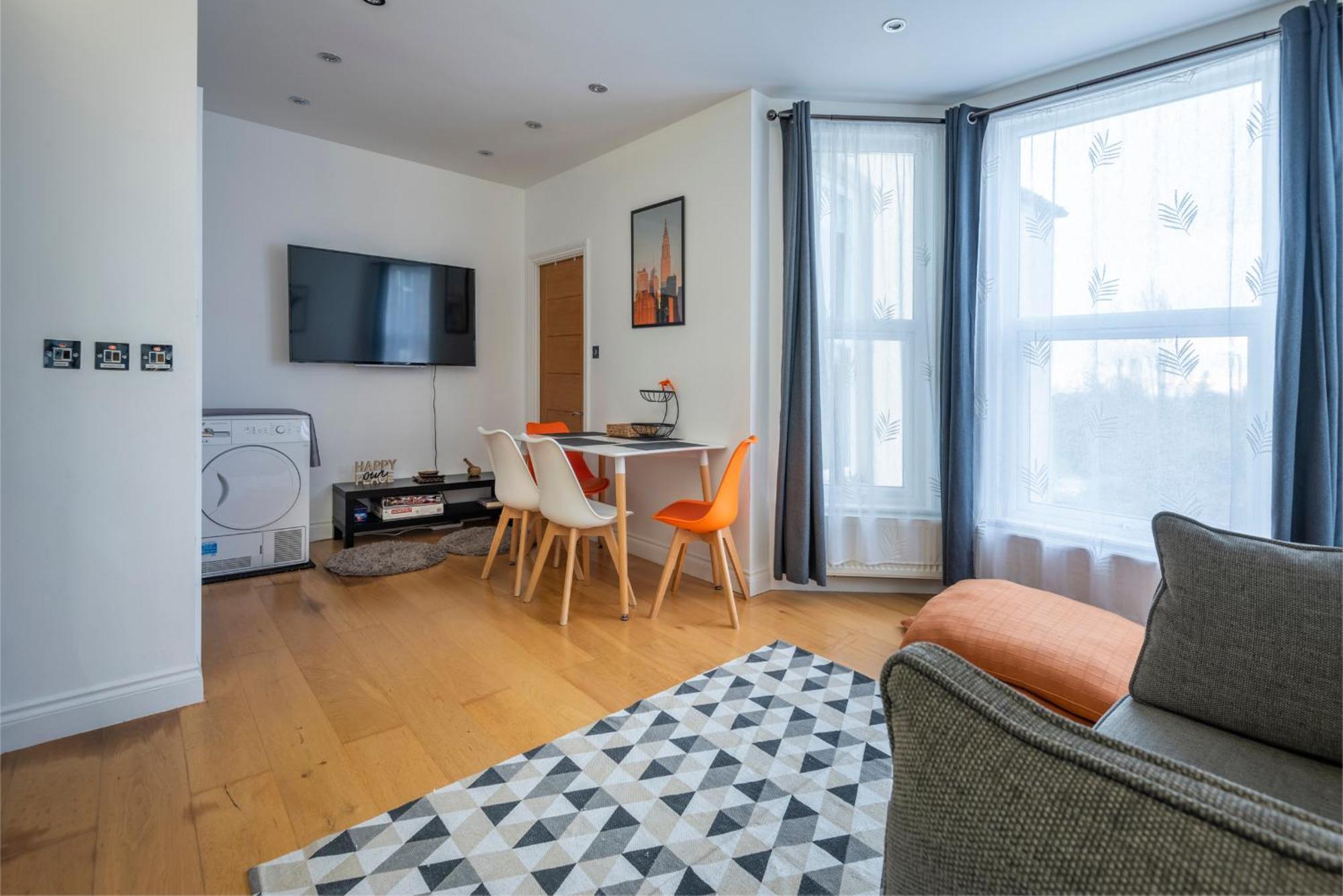 Woodside Gardens Luxury Near Alexandra Palace, Tottenham Stadium & Drumsheds Apartamento Londres