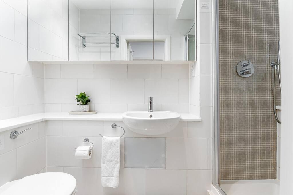 Chic - Fabulous Central Location In Zone 1 Apartamento