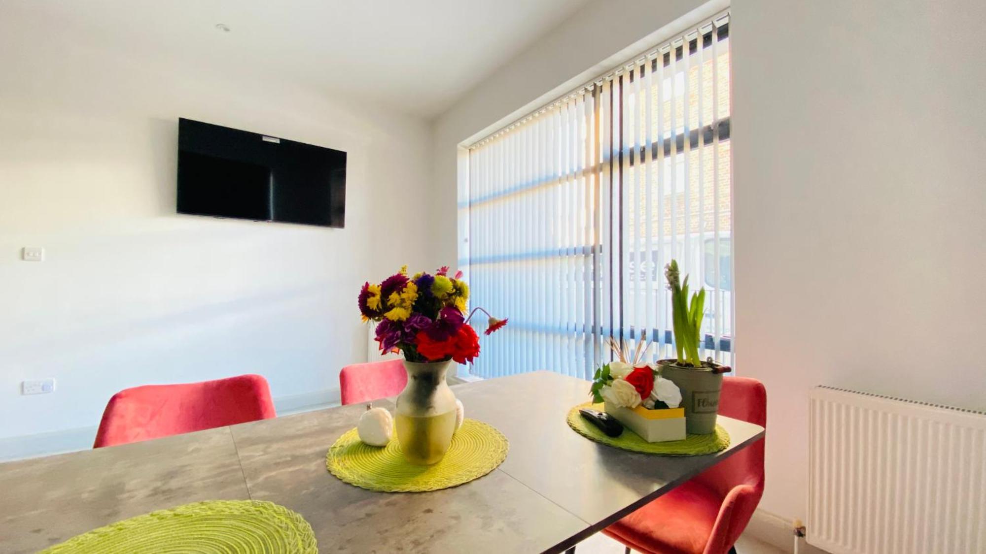 Shadwell - Walking Distance To Tower Bridge, Two Stations In Close Proximity Homestay