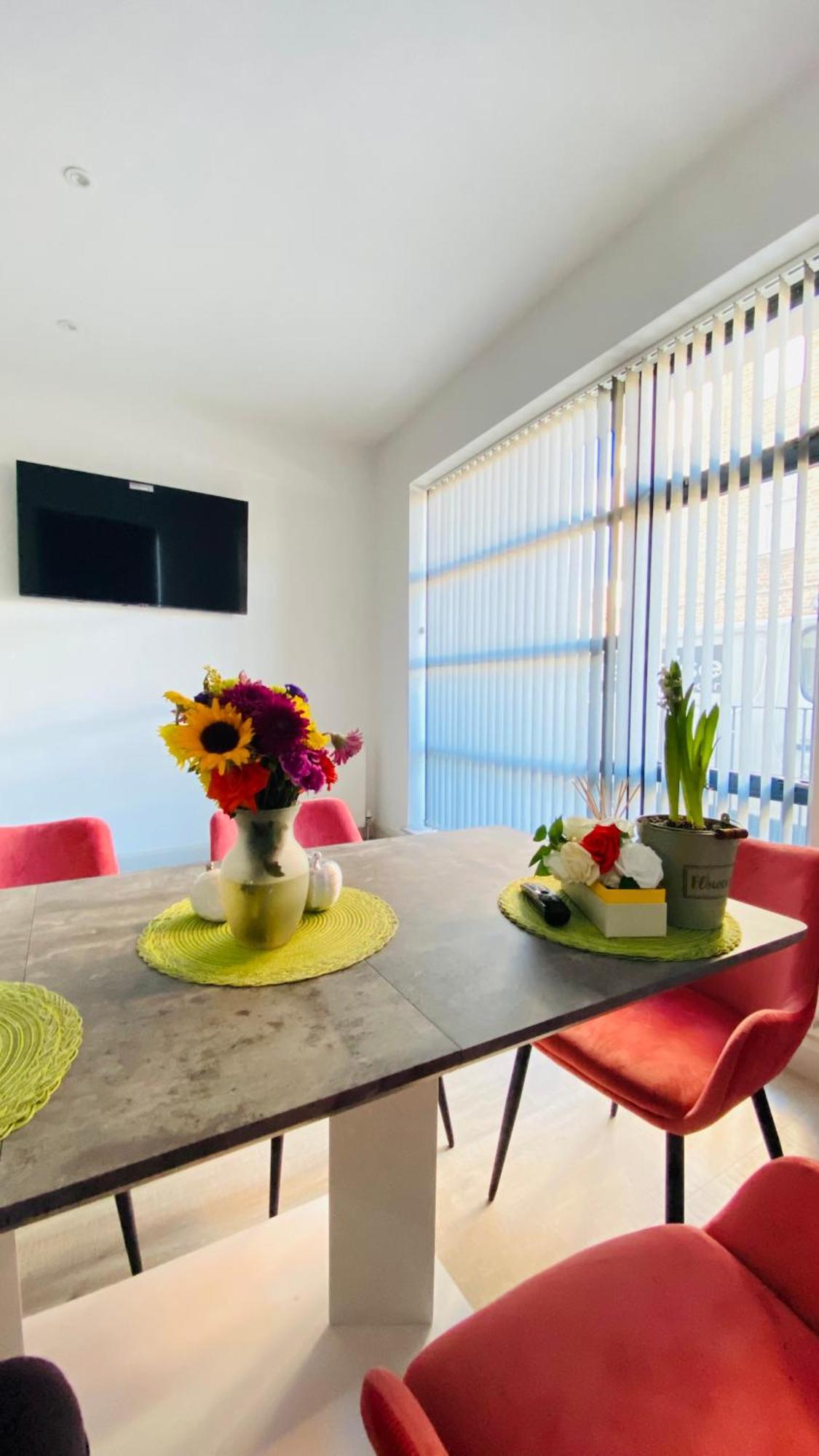 Shadwell - Walking Distance To Tower Bridge, Two Stations In Close Proximity Homestay London