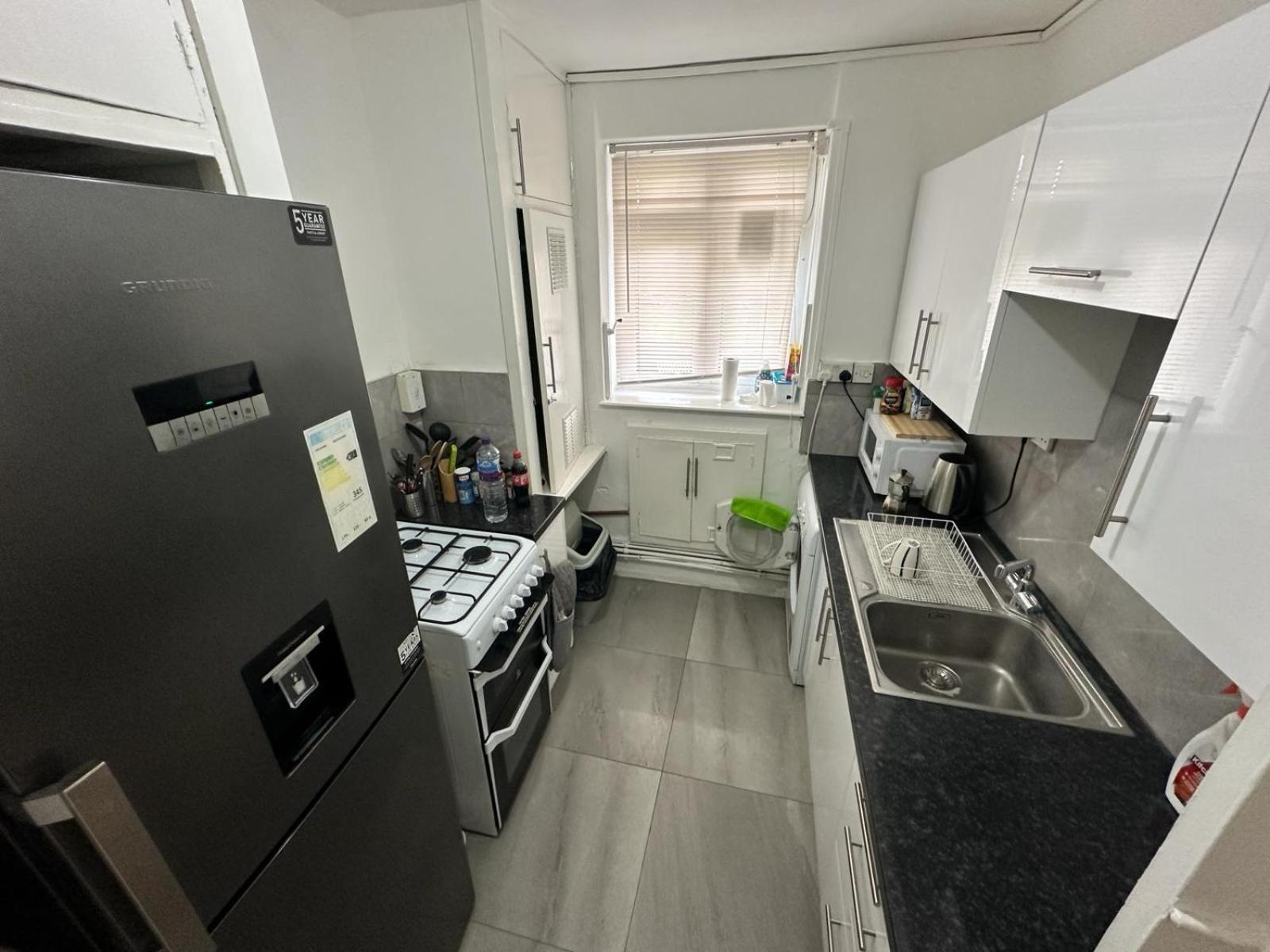 Aldgate East R1 * London