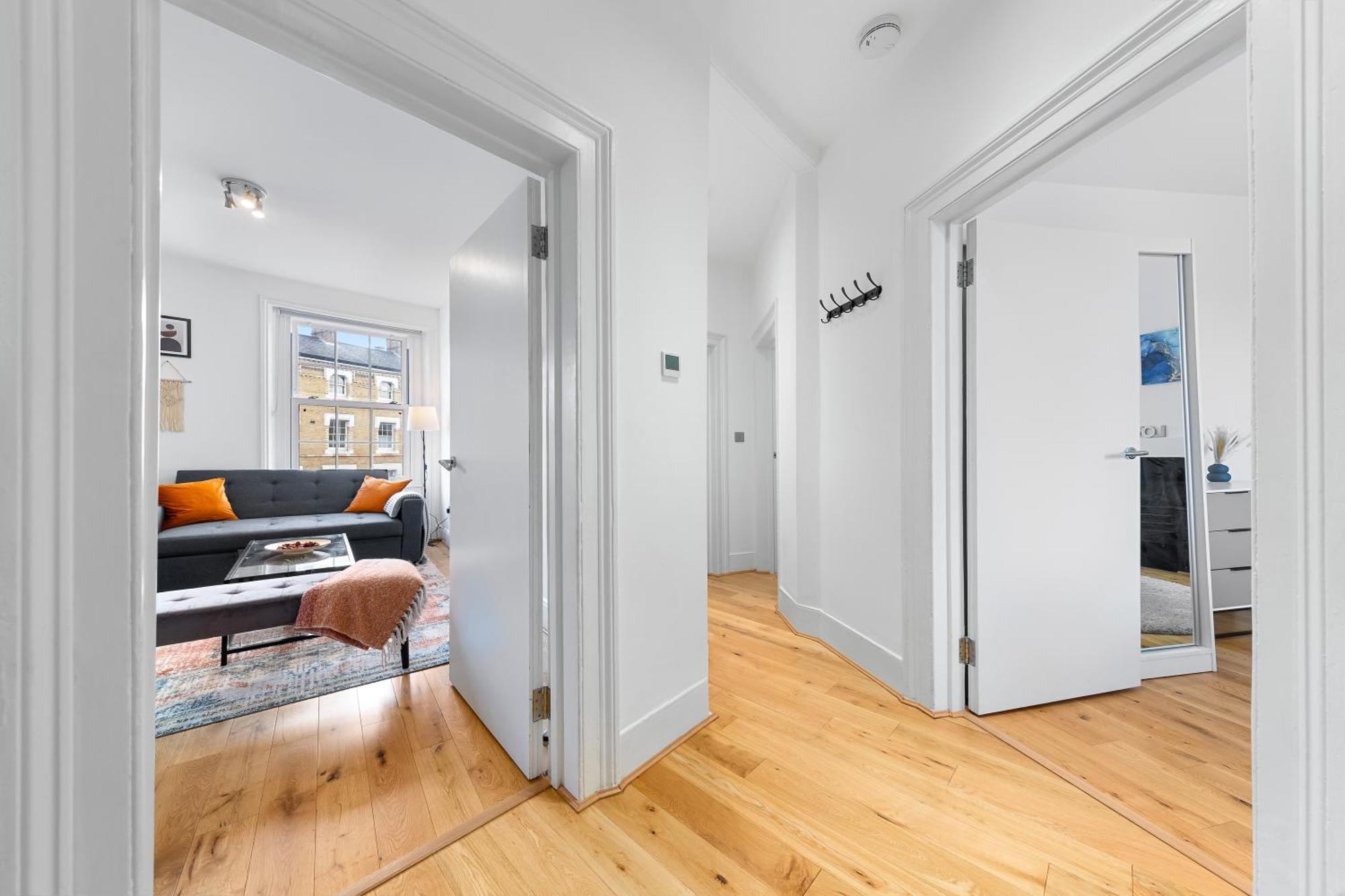 Stylish 3 Bedroom Serviced In Kings Cross London
