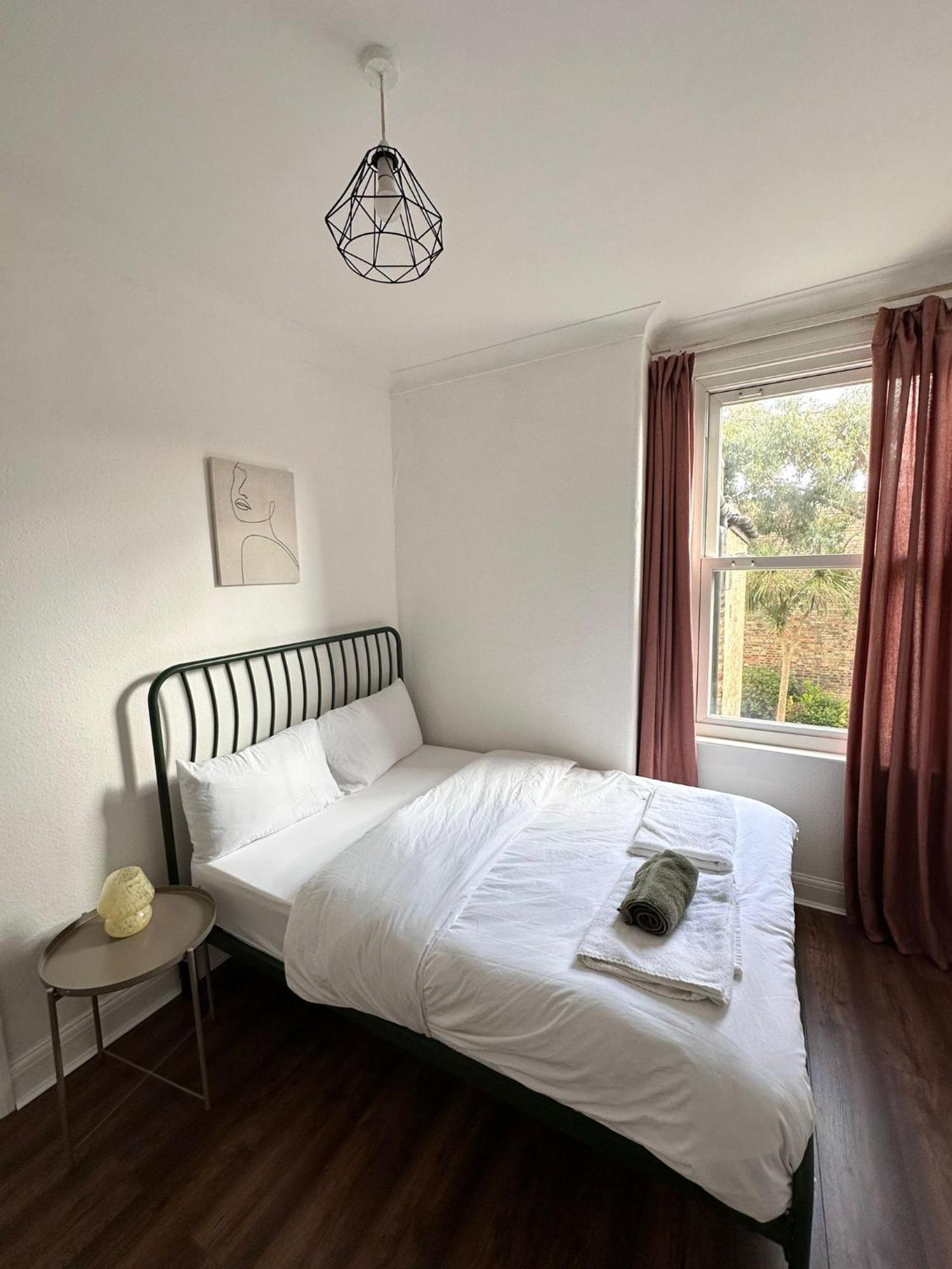 Holiday home Charming, Renovated In Willesden London