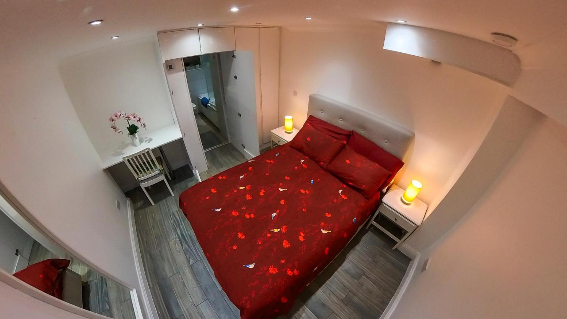 Apartment 1 Bedroom Flat With Whirlpool Bath *