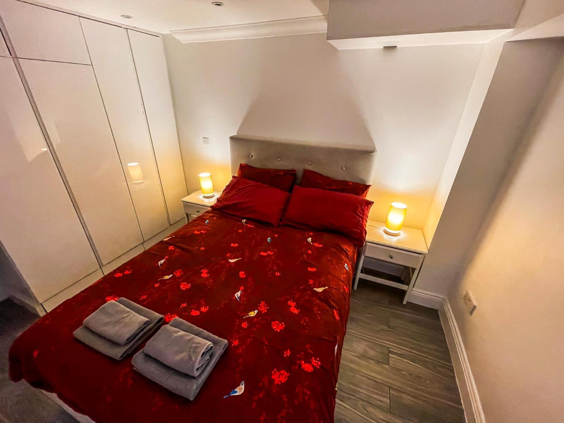 1 Bedroom Flat With Whirlpool Bath London