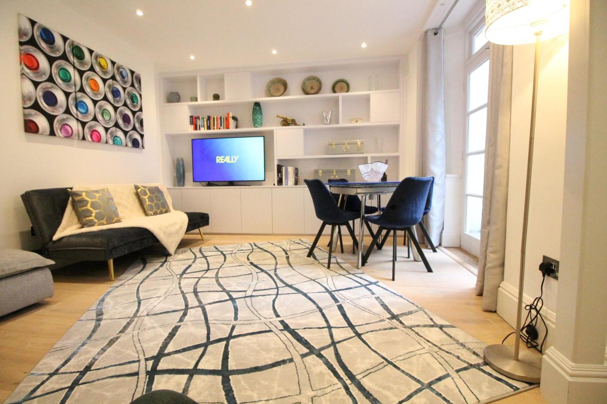 Trendy 2bedroom And 2 Bathroom Flat, Quiet Nottinghill Street Apartment *
