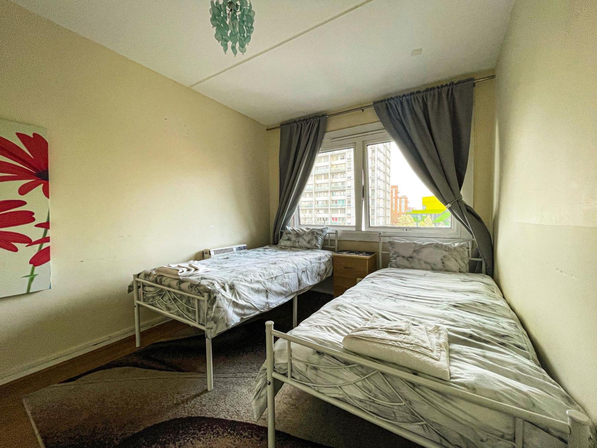 Charming For Rent Ideal For Tourists Near Portobello Market Guest house