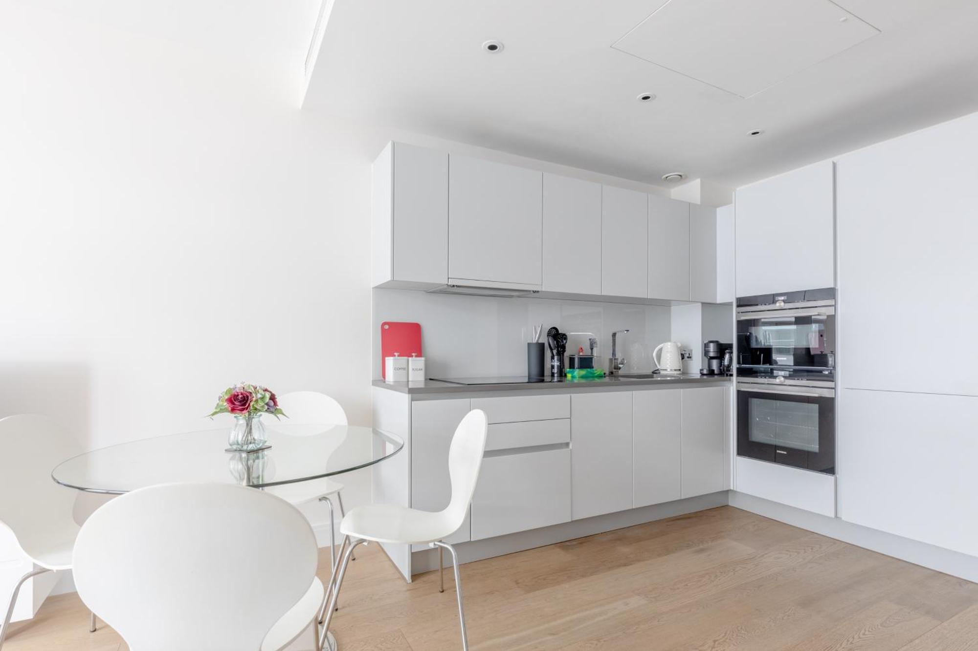 Luxury 2 Bed 2 Bath Close To Chelsea * London