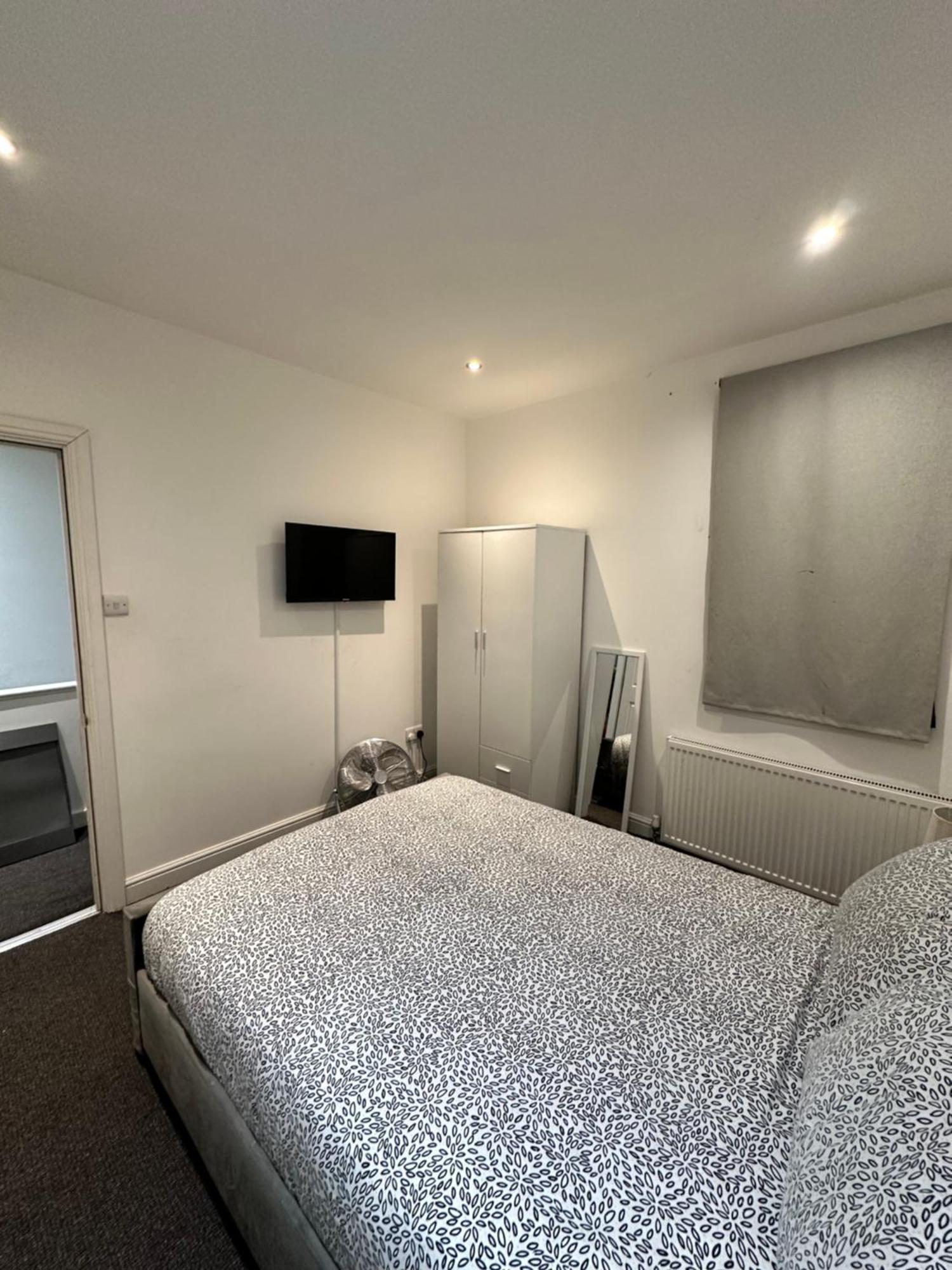 Apartamento 2 Bed Away From Tooting Londres