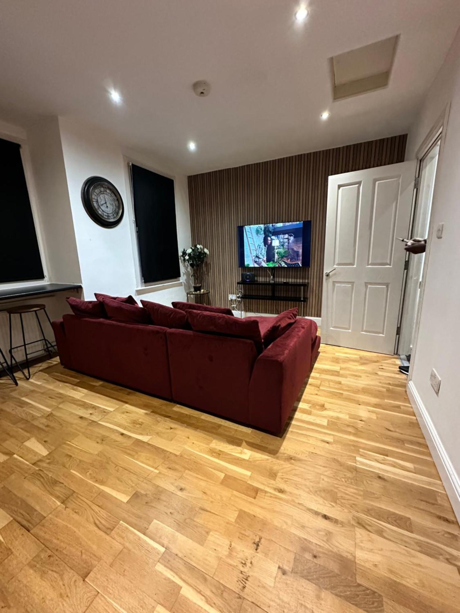2 Bed Away From Tooting Apartamento