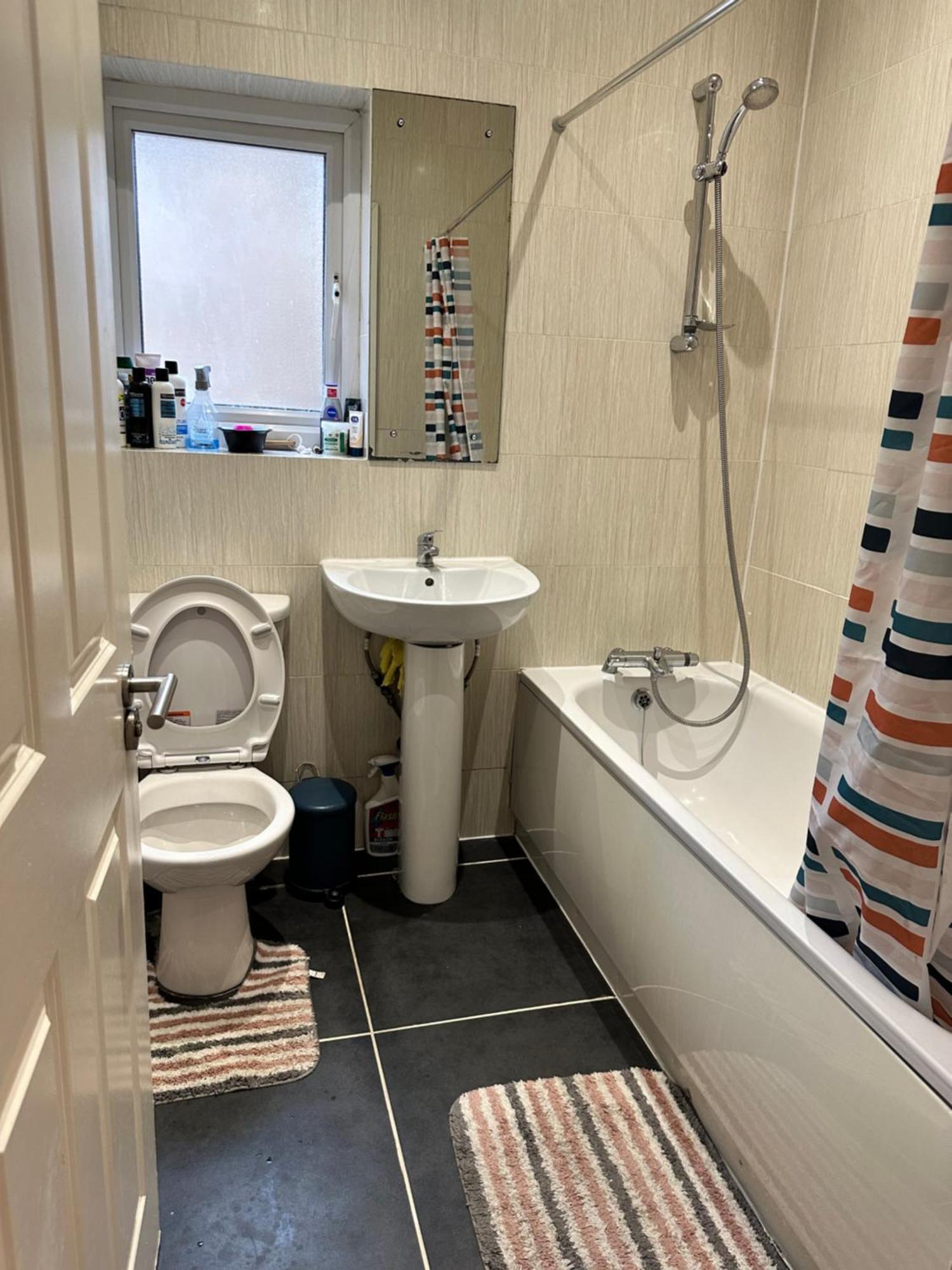 2 Bed Away From Tooting Apartamento *
