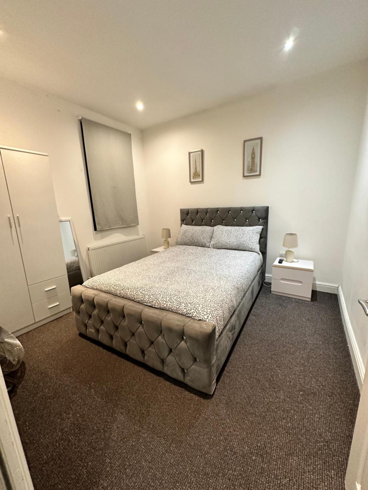 2 Bed Away From Tooting Apartamento