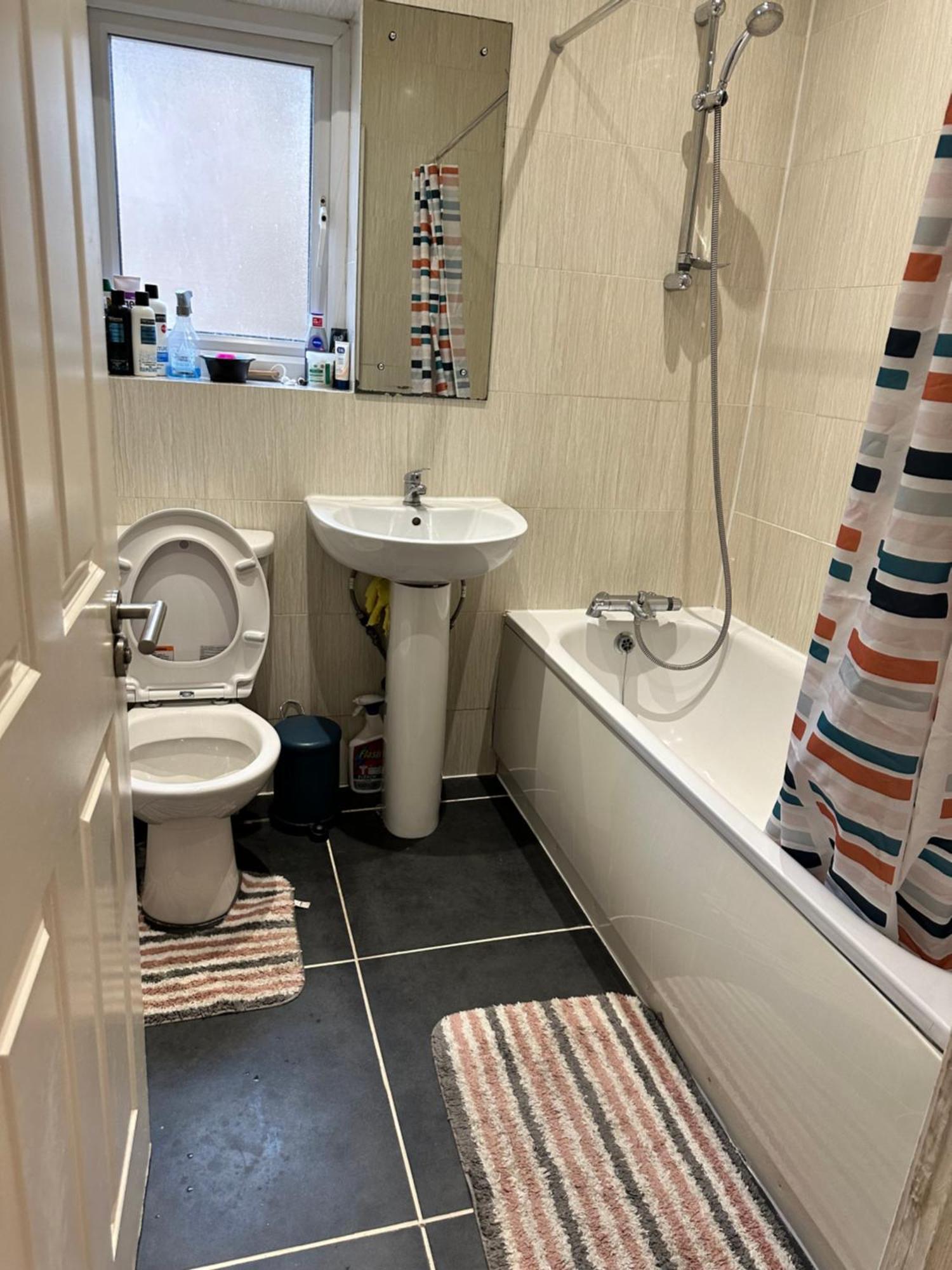 2 Bed Away From Tooting * Londres