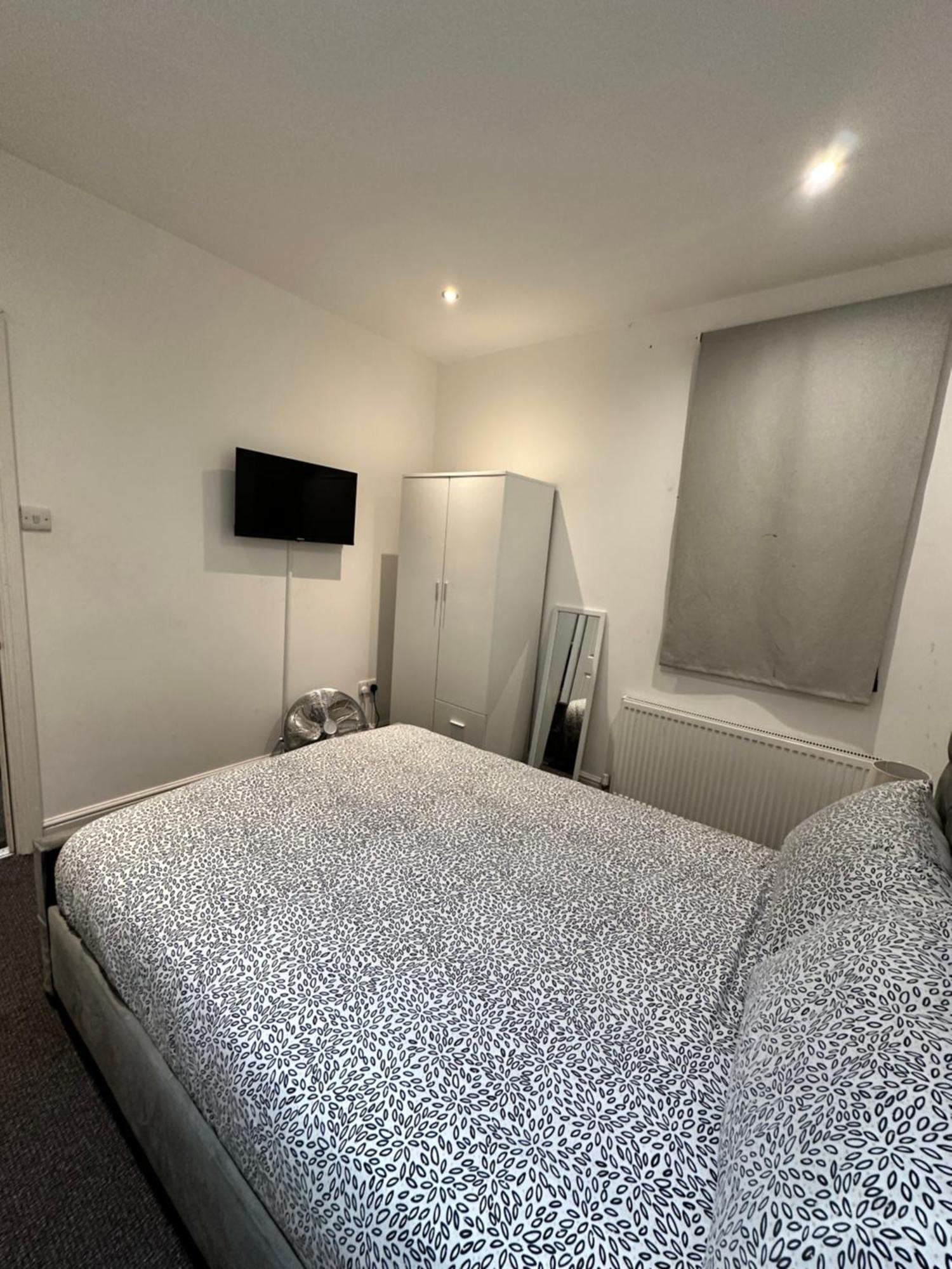2 Bed Away From Tooting Apartamento