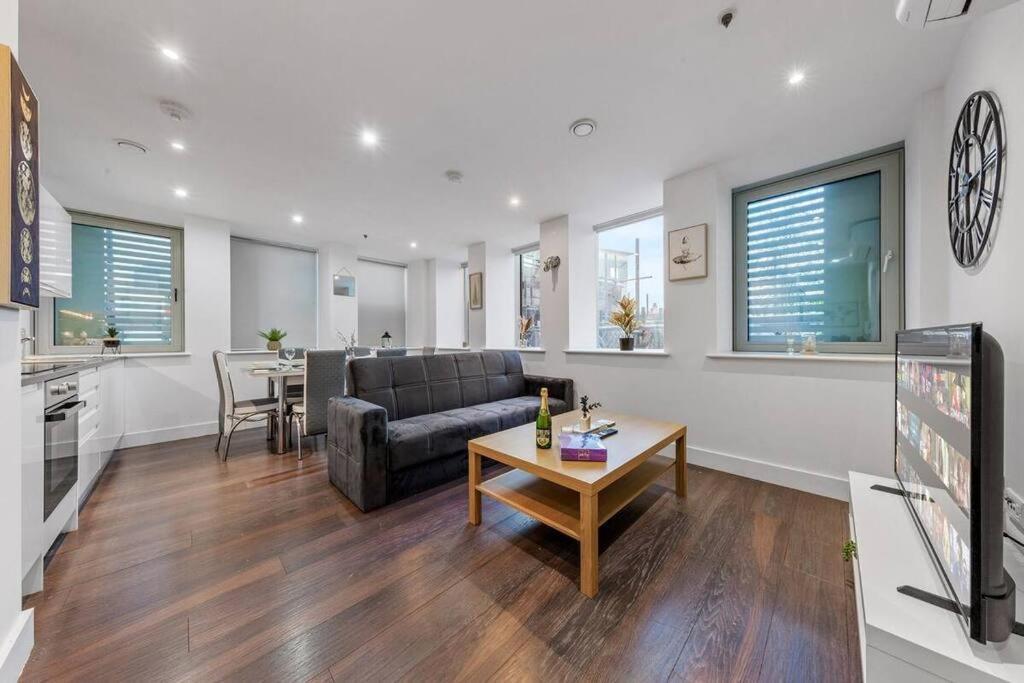 Sleep 7 20 Mins From Waterloo Bp65 Apartment *