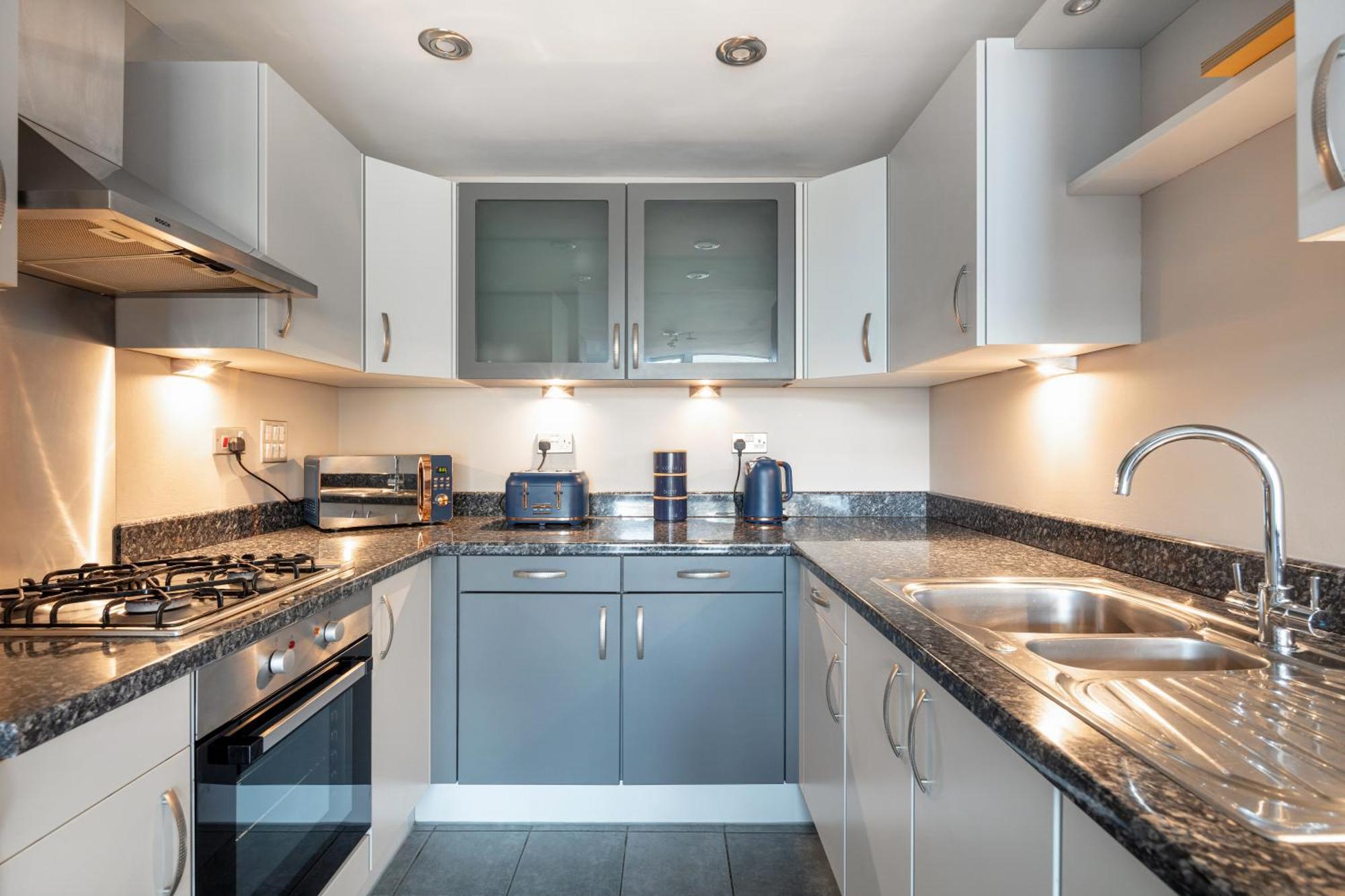 Excel, O2, Canary Wharf, Airport - Free Parking Apartment *