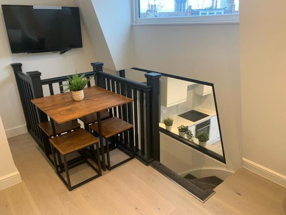 One Bed-apartment In Apartment London