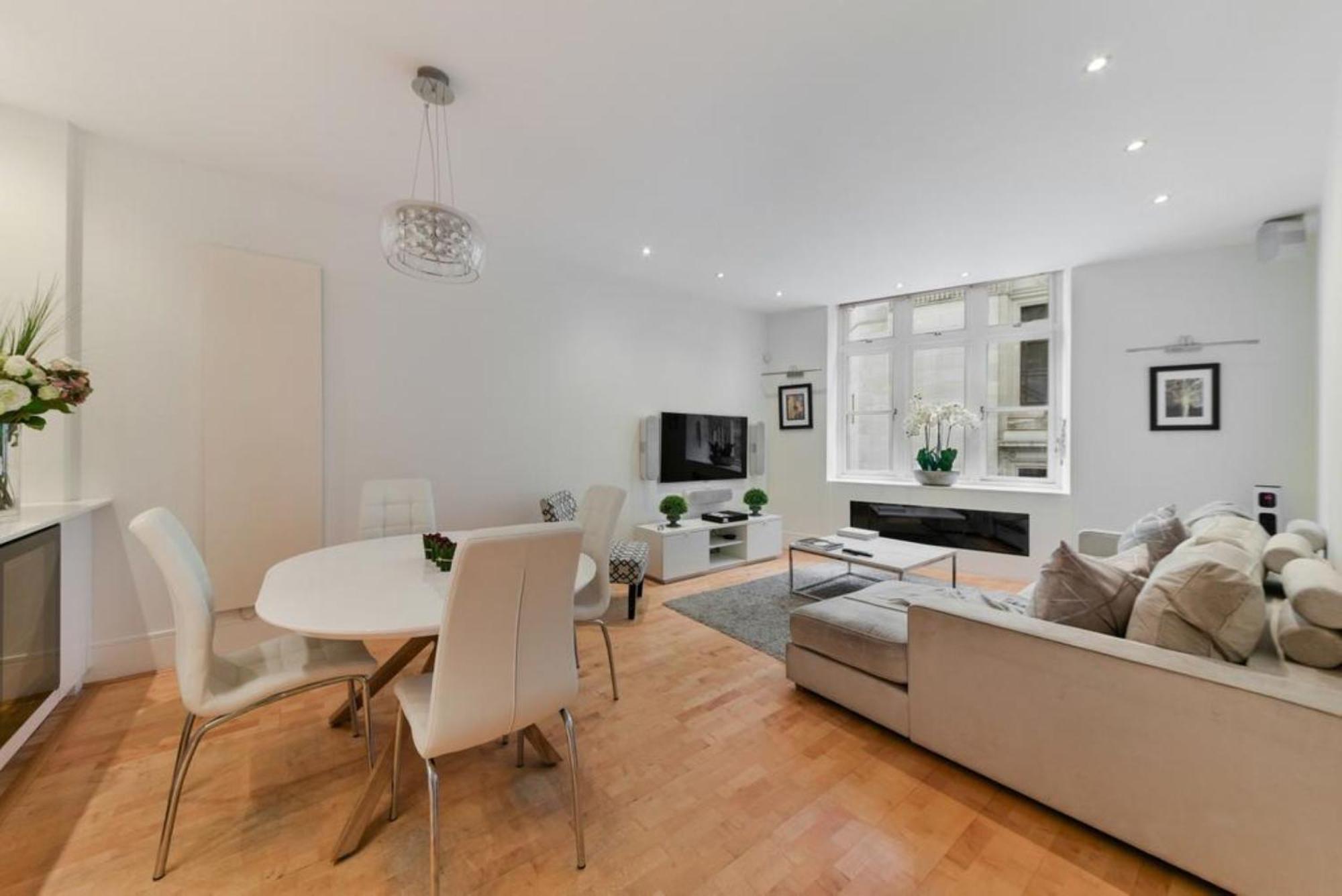 Best Mayfair Location With 2 Super King Beds *