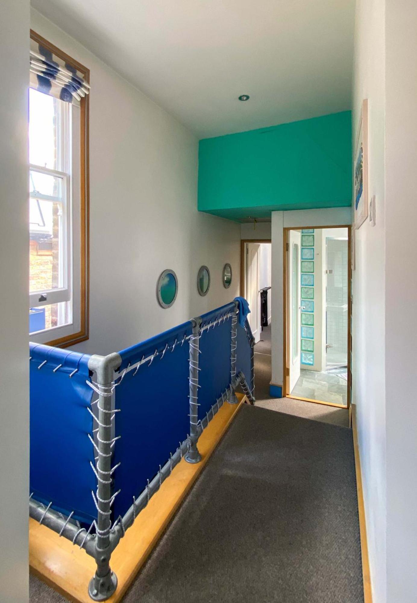 8 Ravenscourt Gardens Apartment