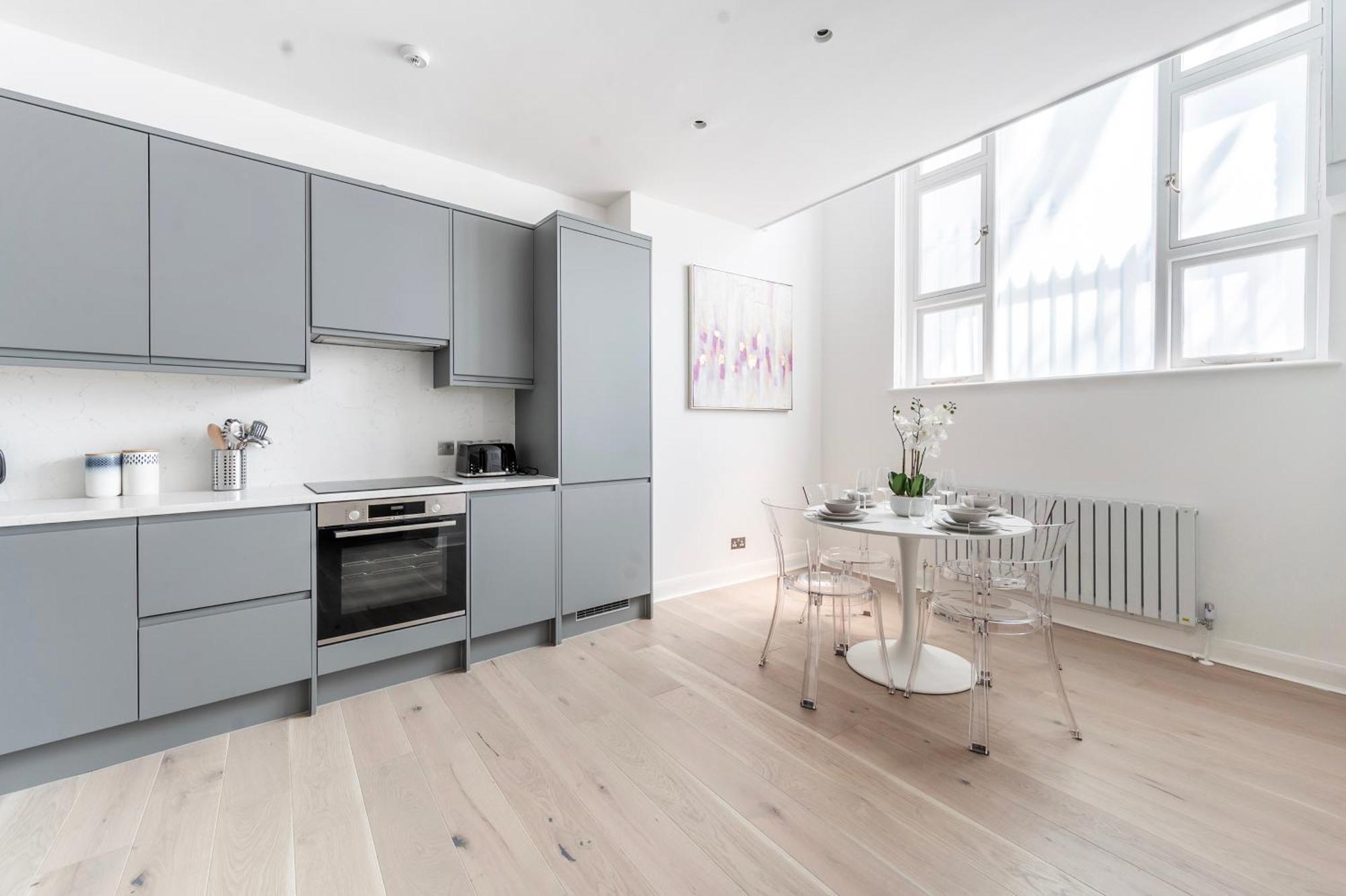 Holiday home Townhouse Moments From Hyde Park & Notting Hill - Free Luggage Storage Nearby And In Unit Washing Machine & Dryer
