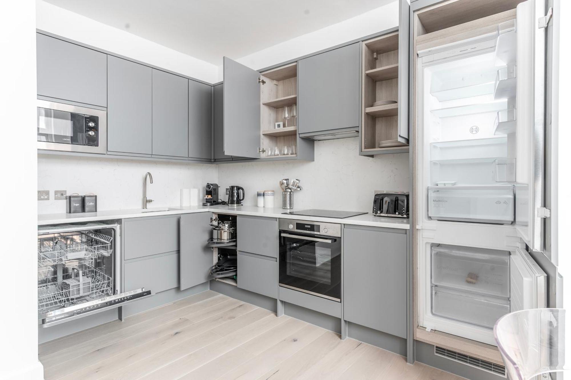 Holiday home Townhouse Moments From Hyde Park & Notting Hill - Free Luggage Storage Nearby And In Unit Washing Machine & Dryer *